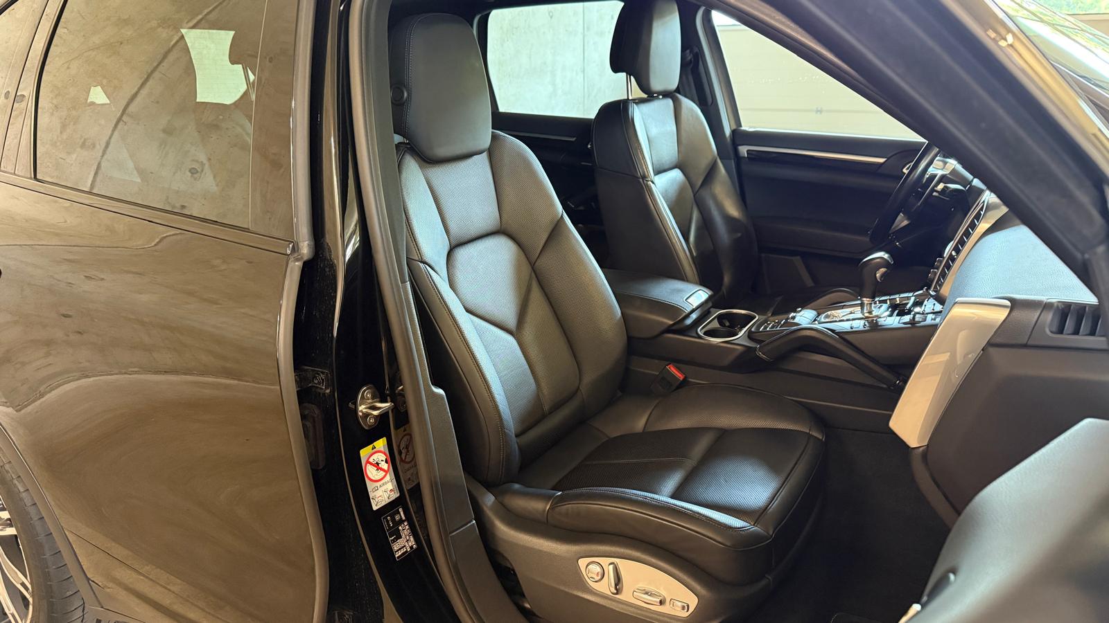 PORSCHE Cayenne 4.2 V8 TDI S TipT-image-14