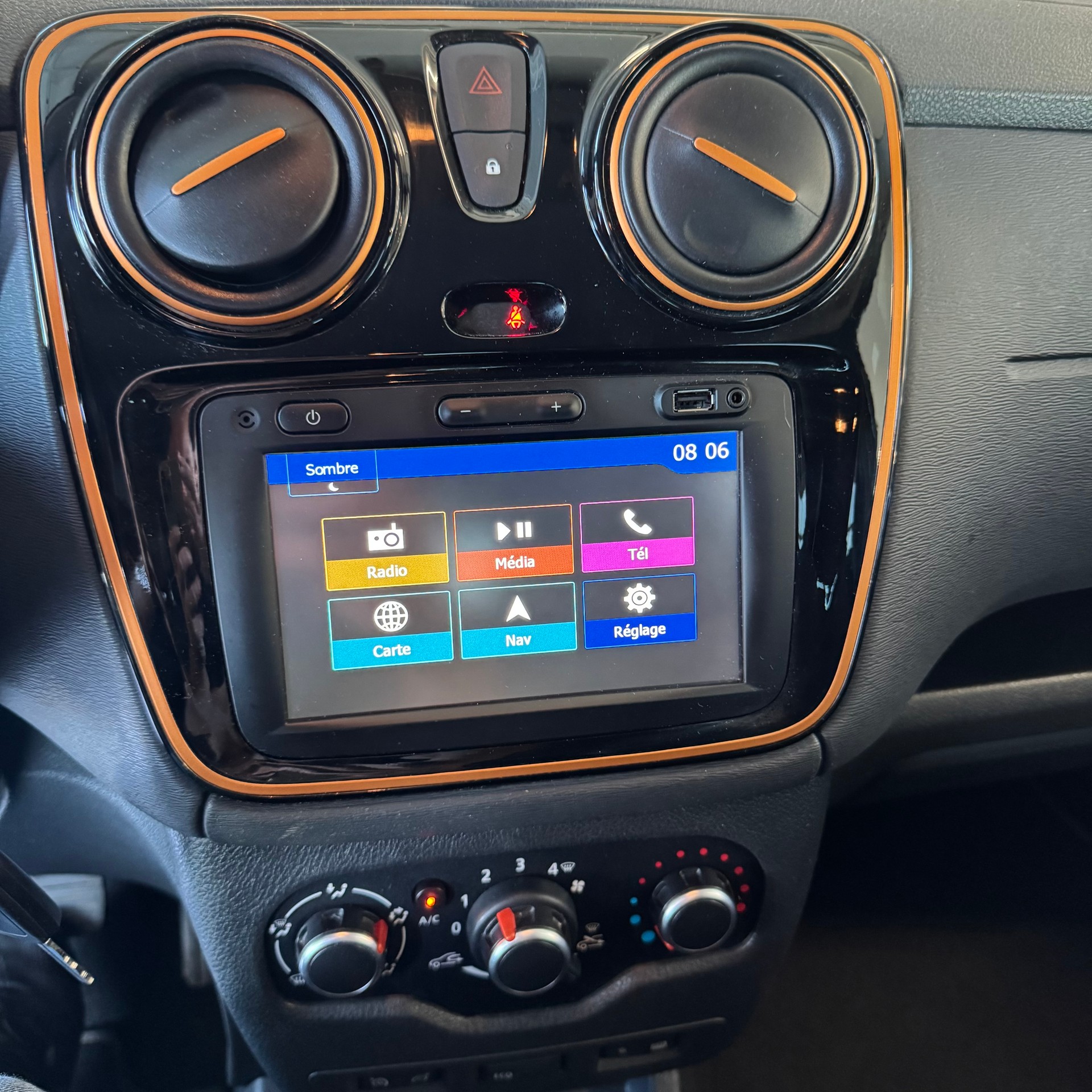 DACIA Lodgy 1.2 T Stepway 7PL-image-11