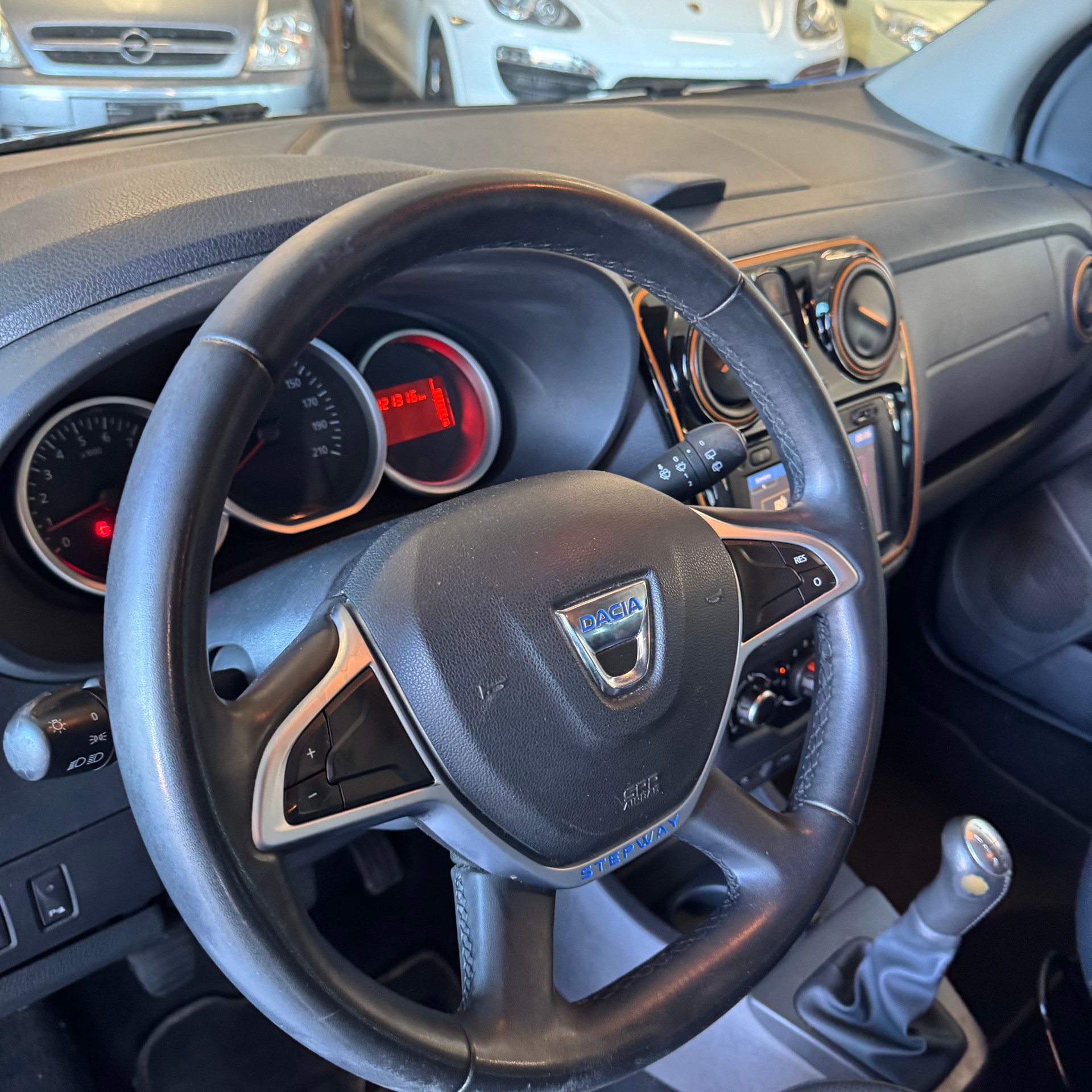 DACIA Lodgy 1.2 T Stepway 7PL-image-17