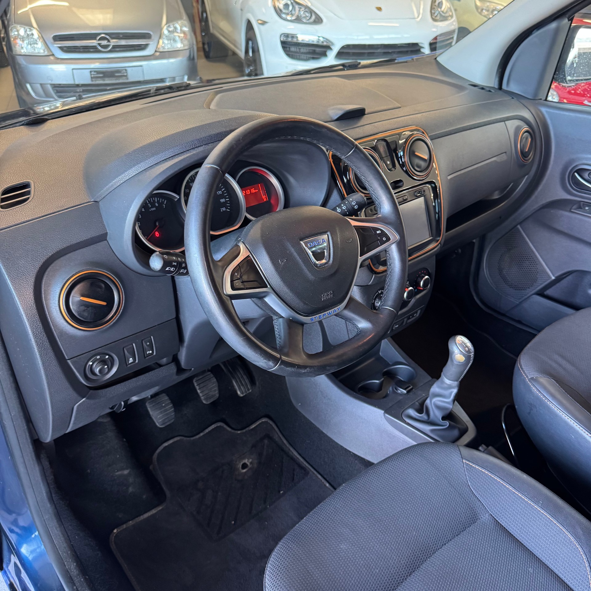DACIA Lodgy 1.2 T Stepway 7PL-image-14