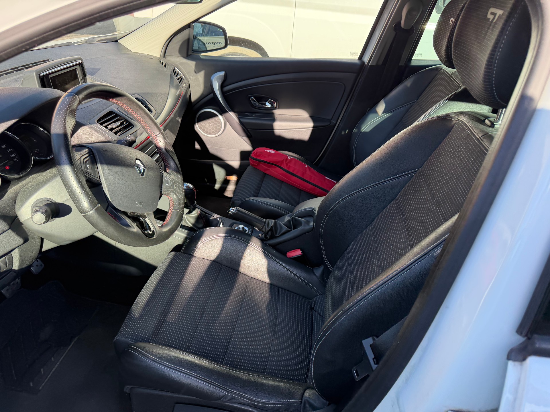 RENAULT Mégane Grandtour 2.0 16V Turbo GT-image-6