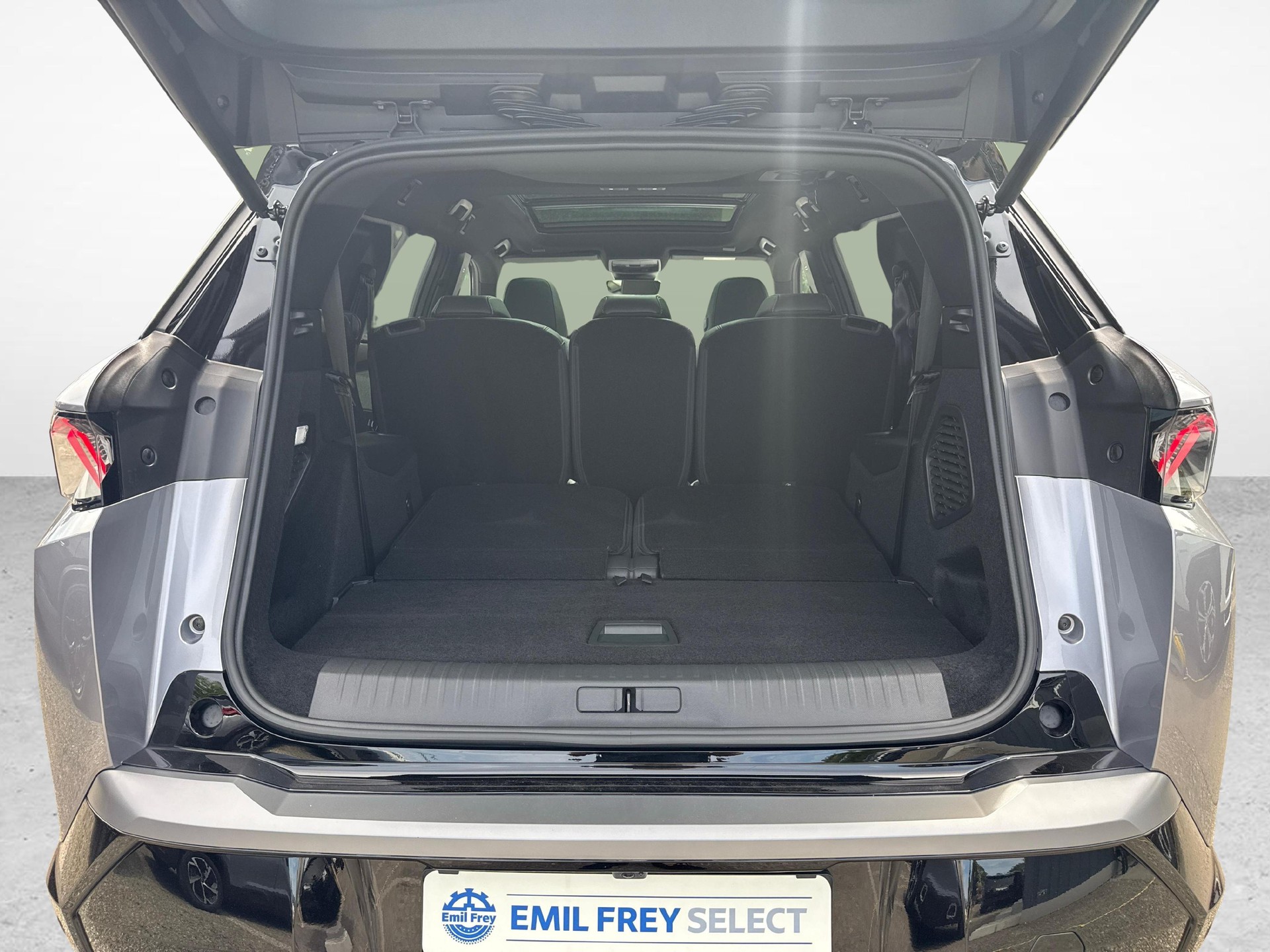 PEUGEOT 5008 e-Launch Edition AWD-image-20
