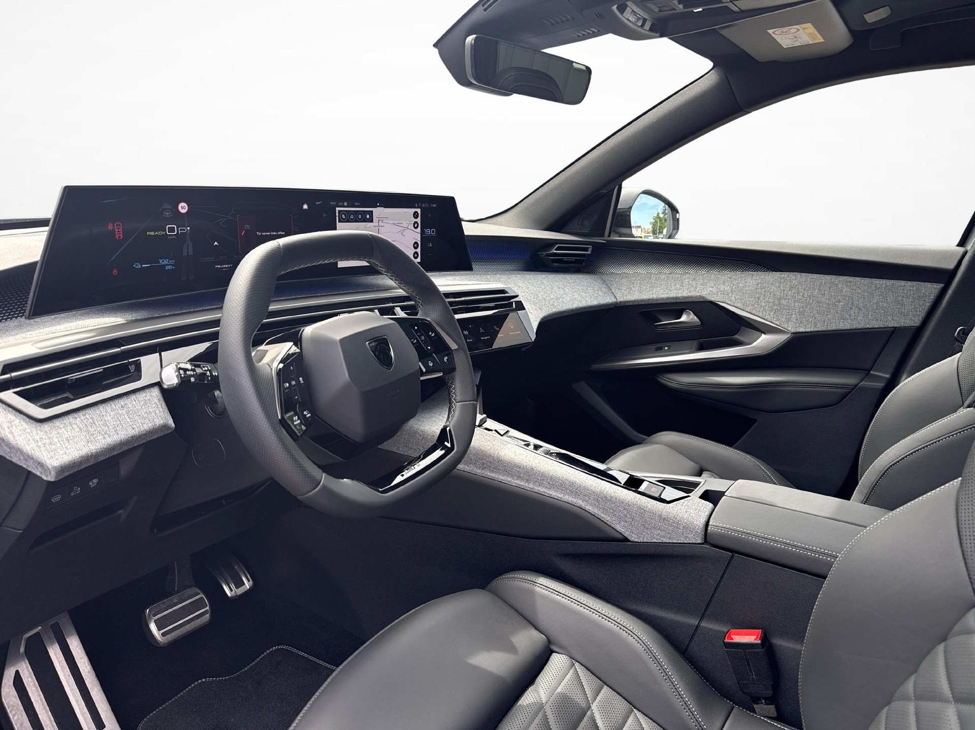 PEUGEOT 5008 e-Launch Edition AWD-image-10