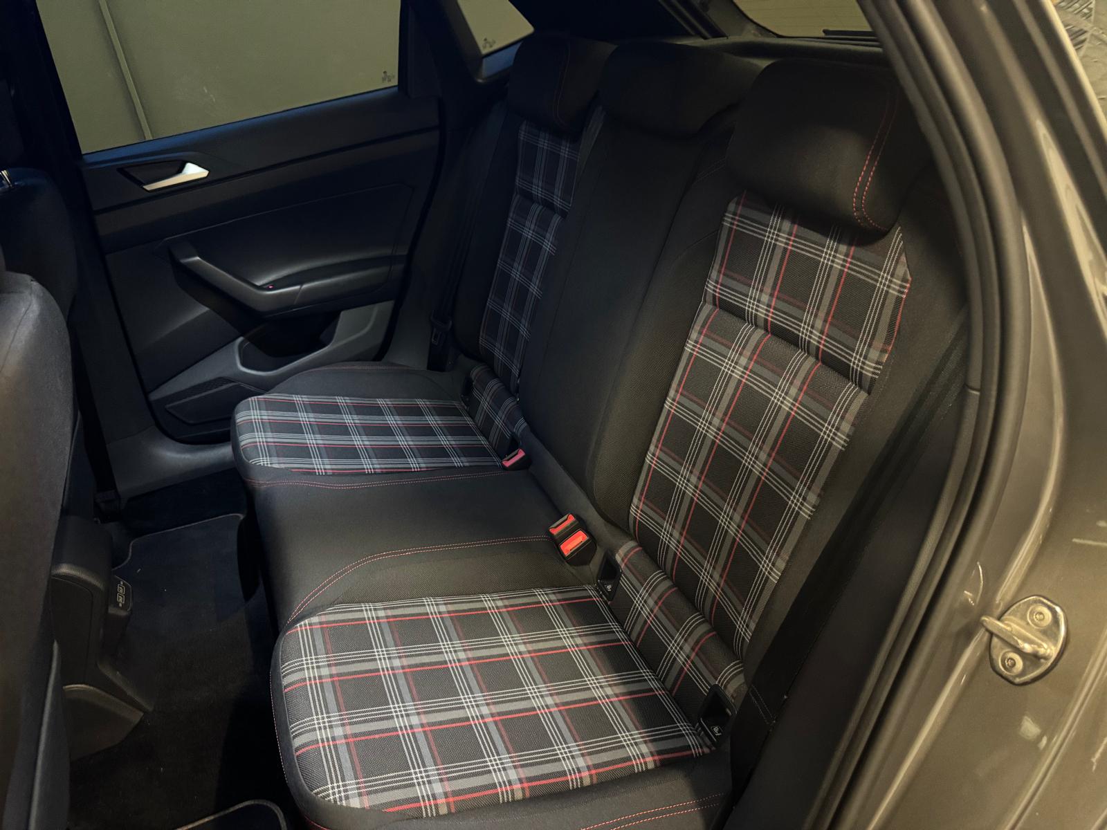 VW Polo 2.0 TSI GTI DSG-image-10