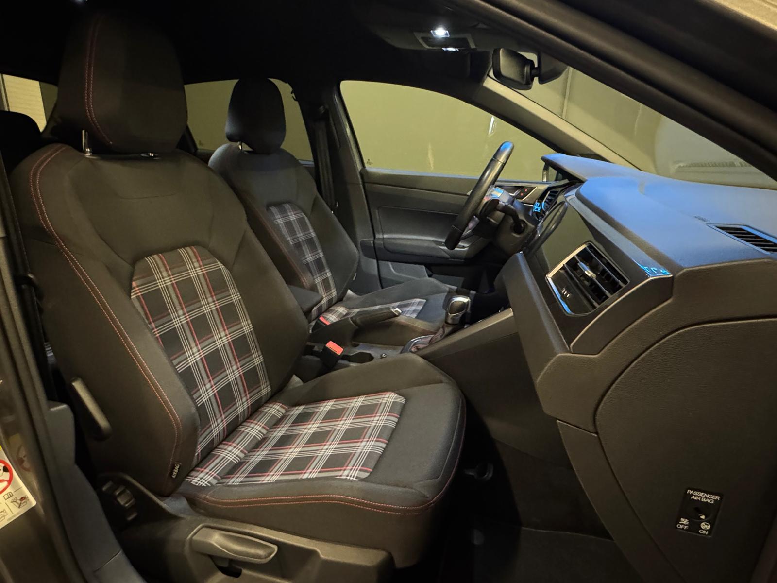 VW Polo 2.0 TSI GTI DSG-image-13
