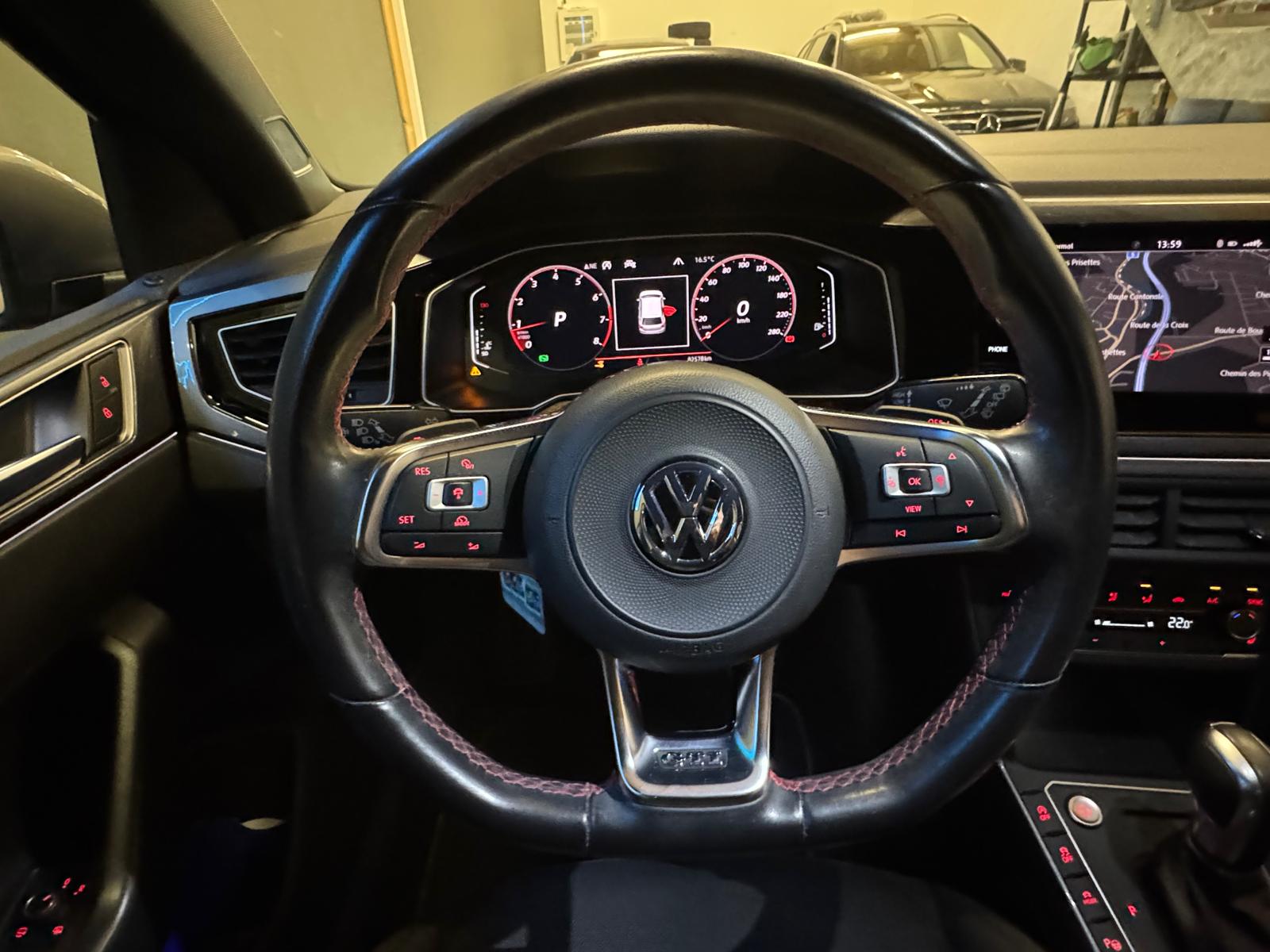 VW Polo 2.0 TSI GTI DSG-image-17
