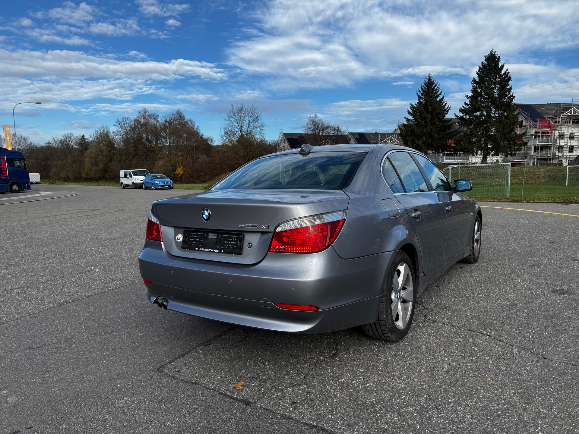 BMW 525xi-image-6