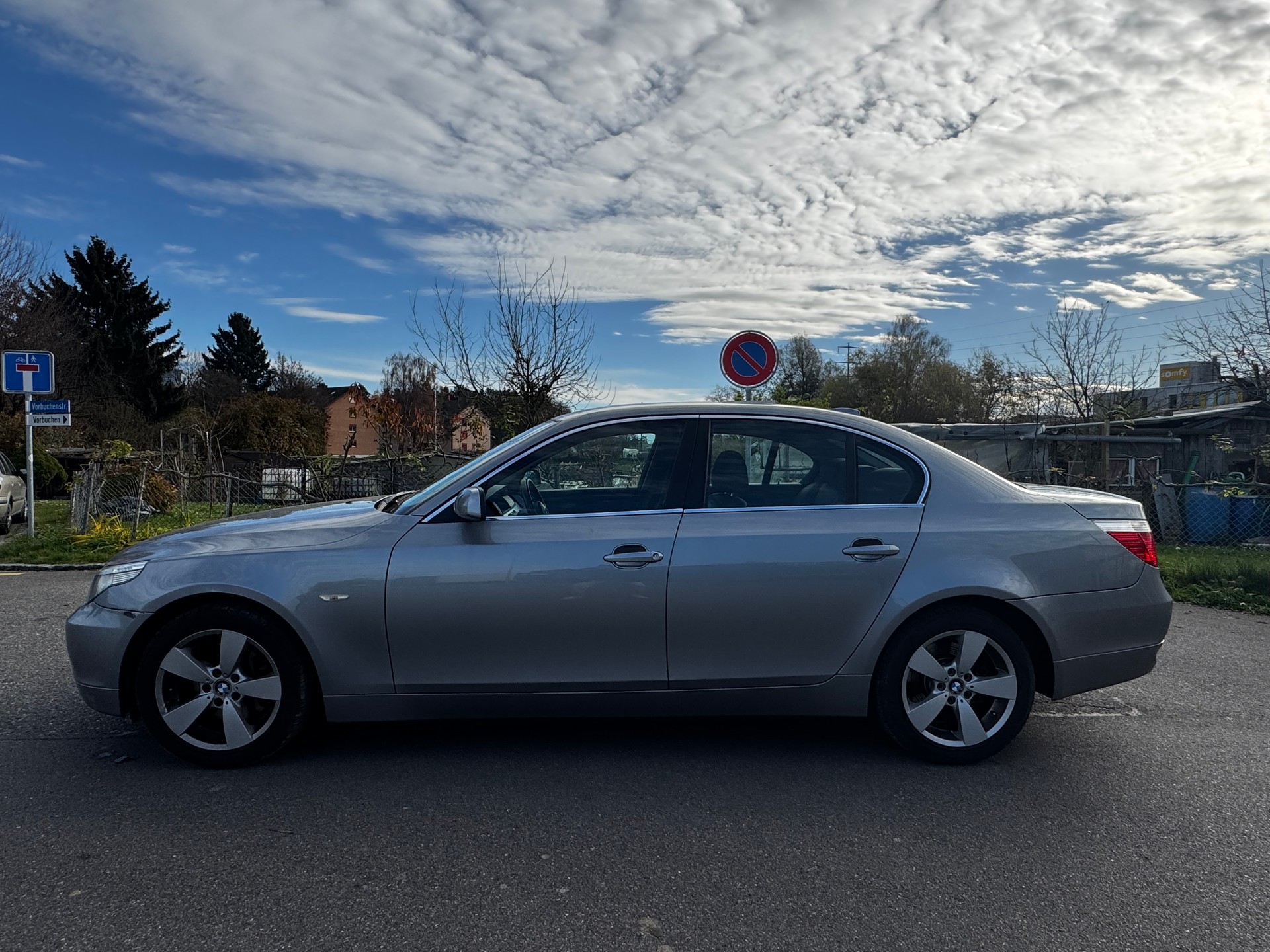 BMW 525xi-image-3