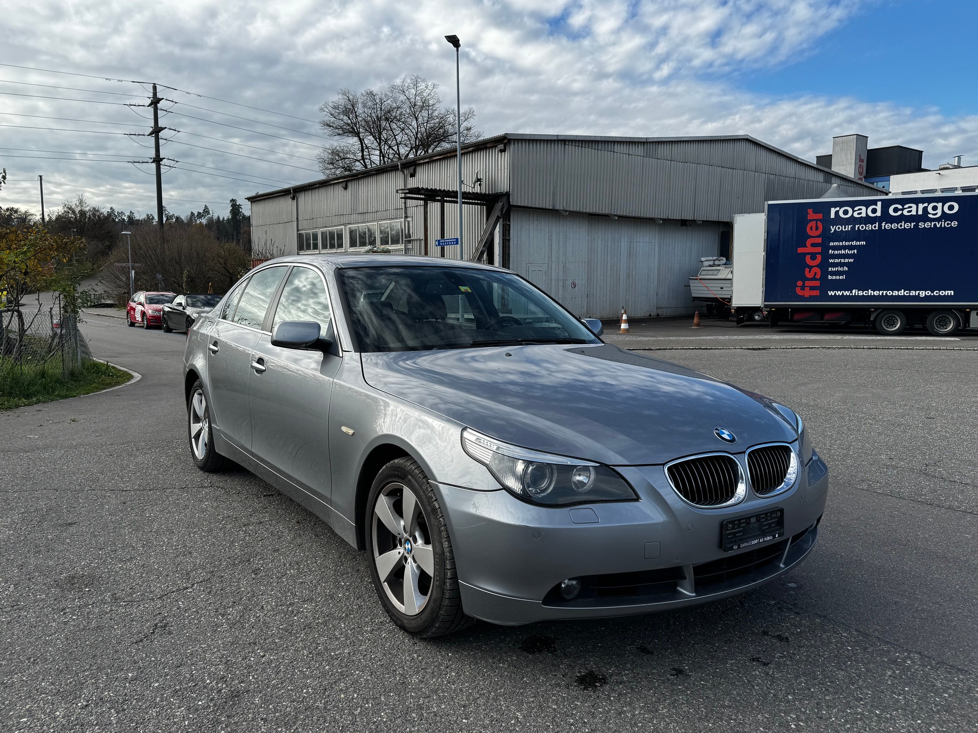 BMW 525xi-image-0
