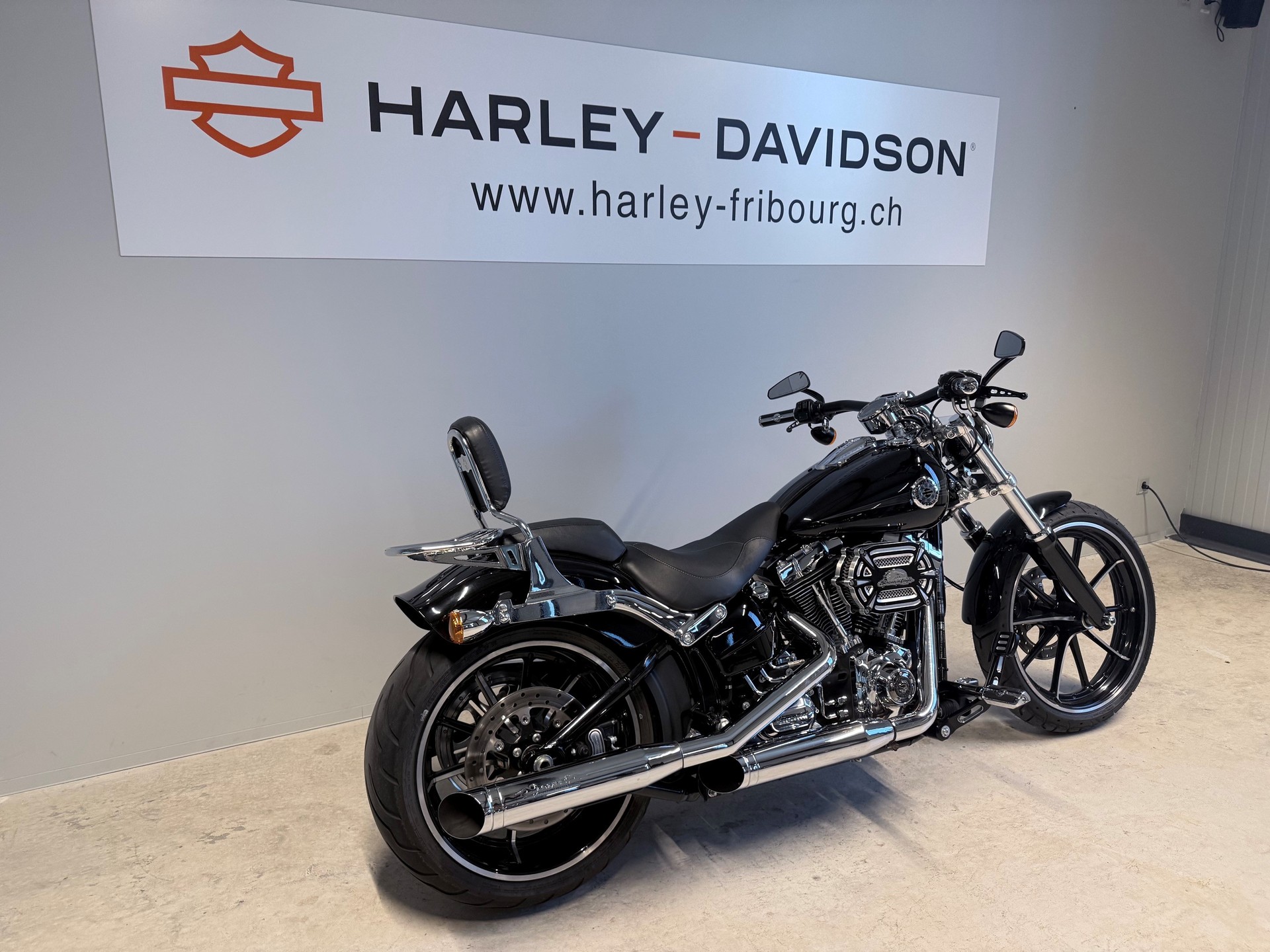 HARLEY-DAVIDSON FXSB Breakout 103 ABS-showroom-element-1