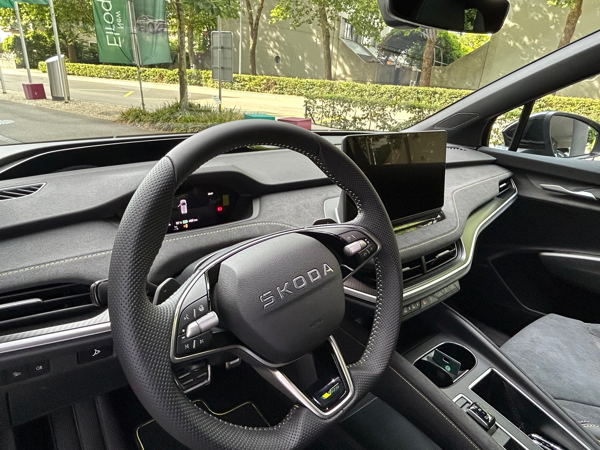 SKODA Enyaq 4x4 RS-image-13