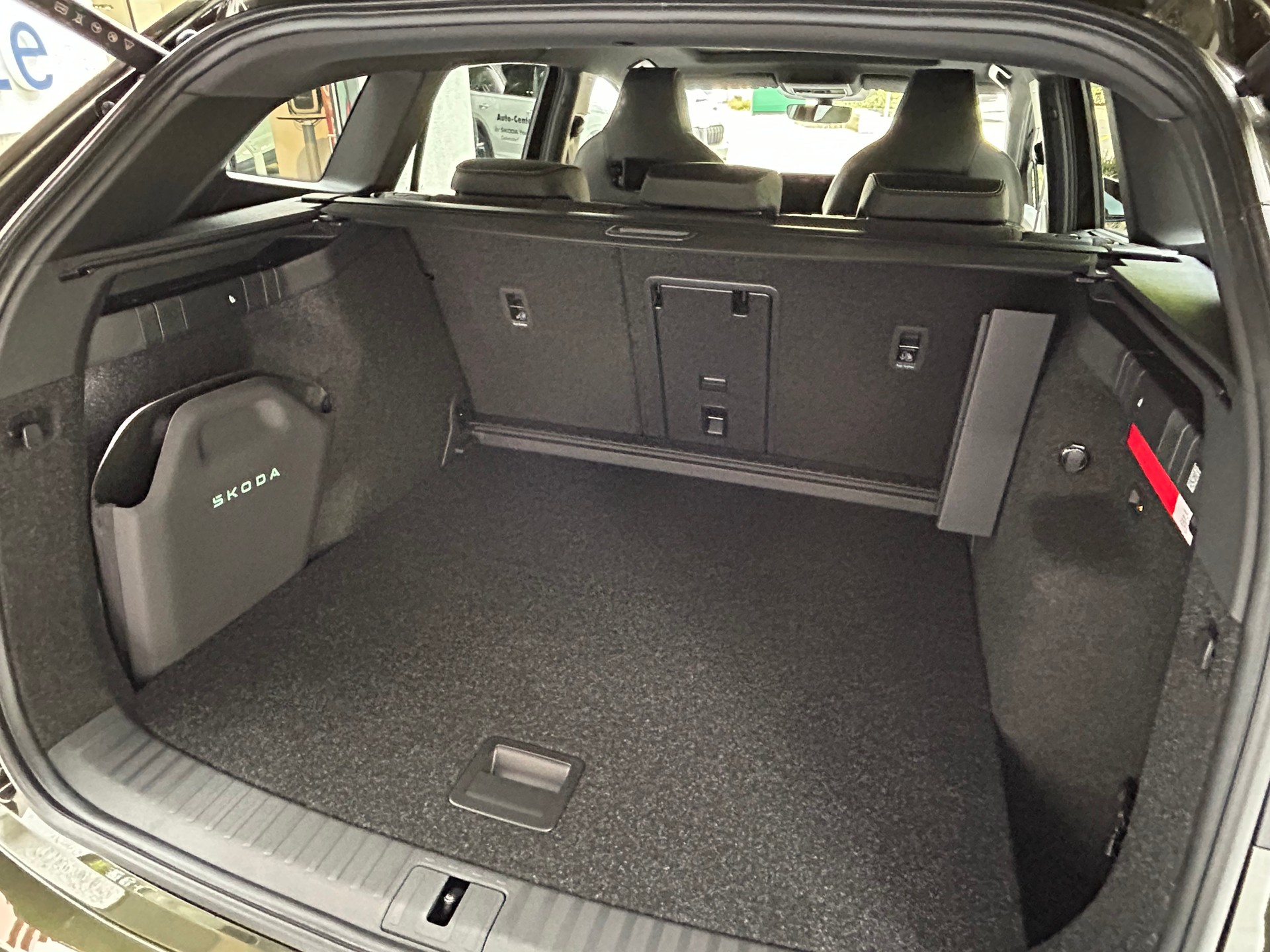 SKODA Enyaq 4x4 RS-image-5
