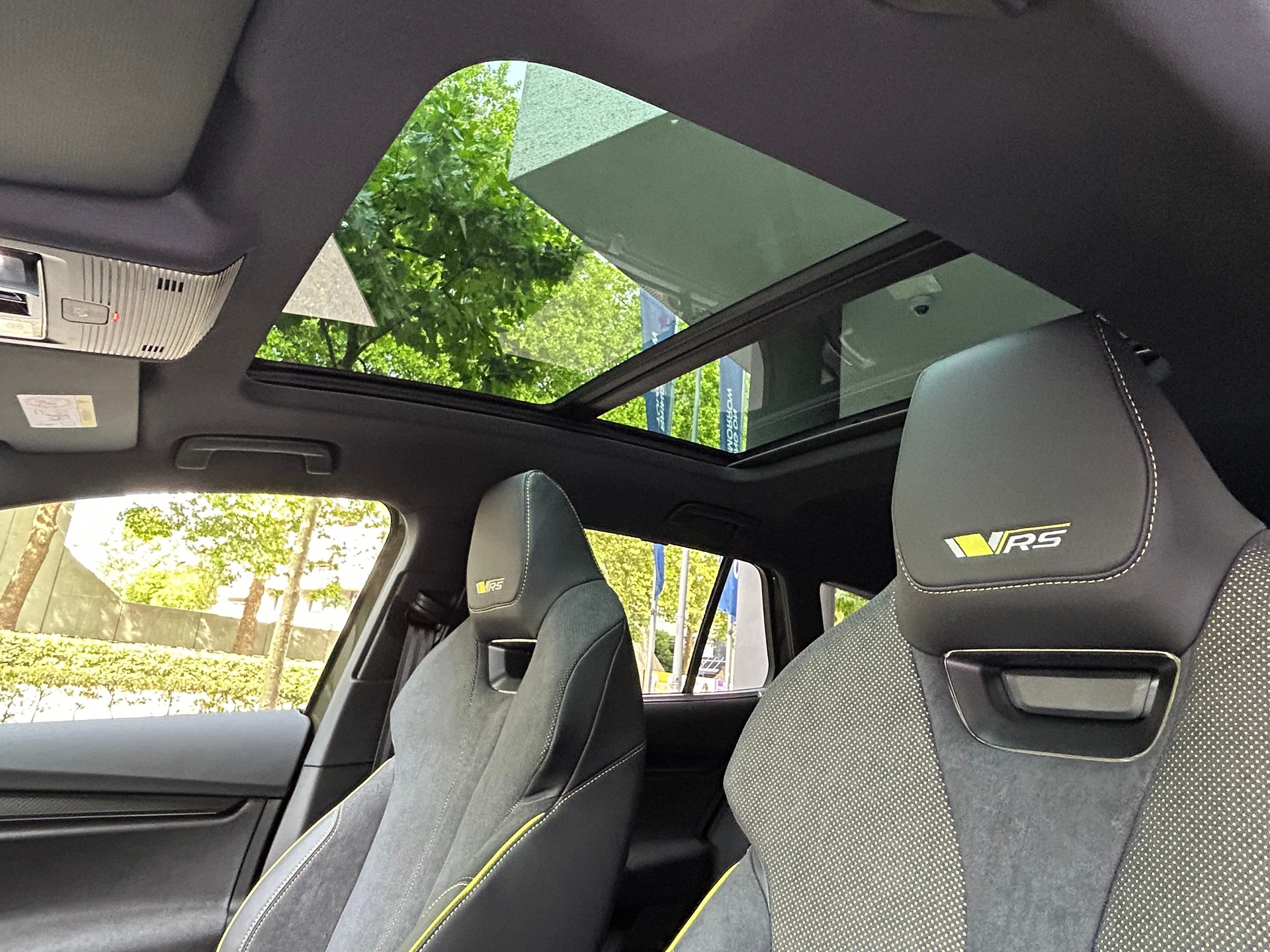 SKODA Enyaq 4x4 RS-image-11