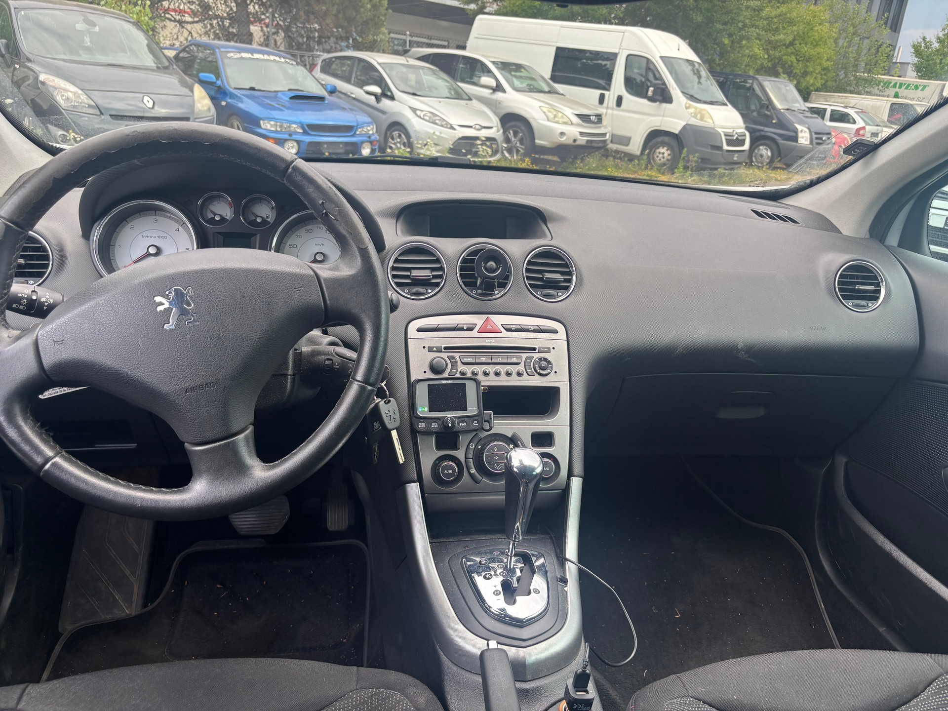 PEUGEOT 308 SW 2.0 HDI Sport Pack Automatic-image-12