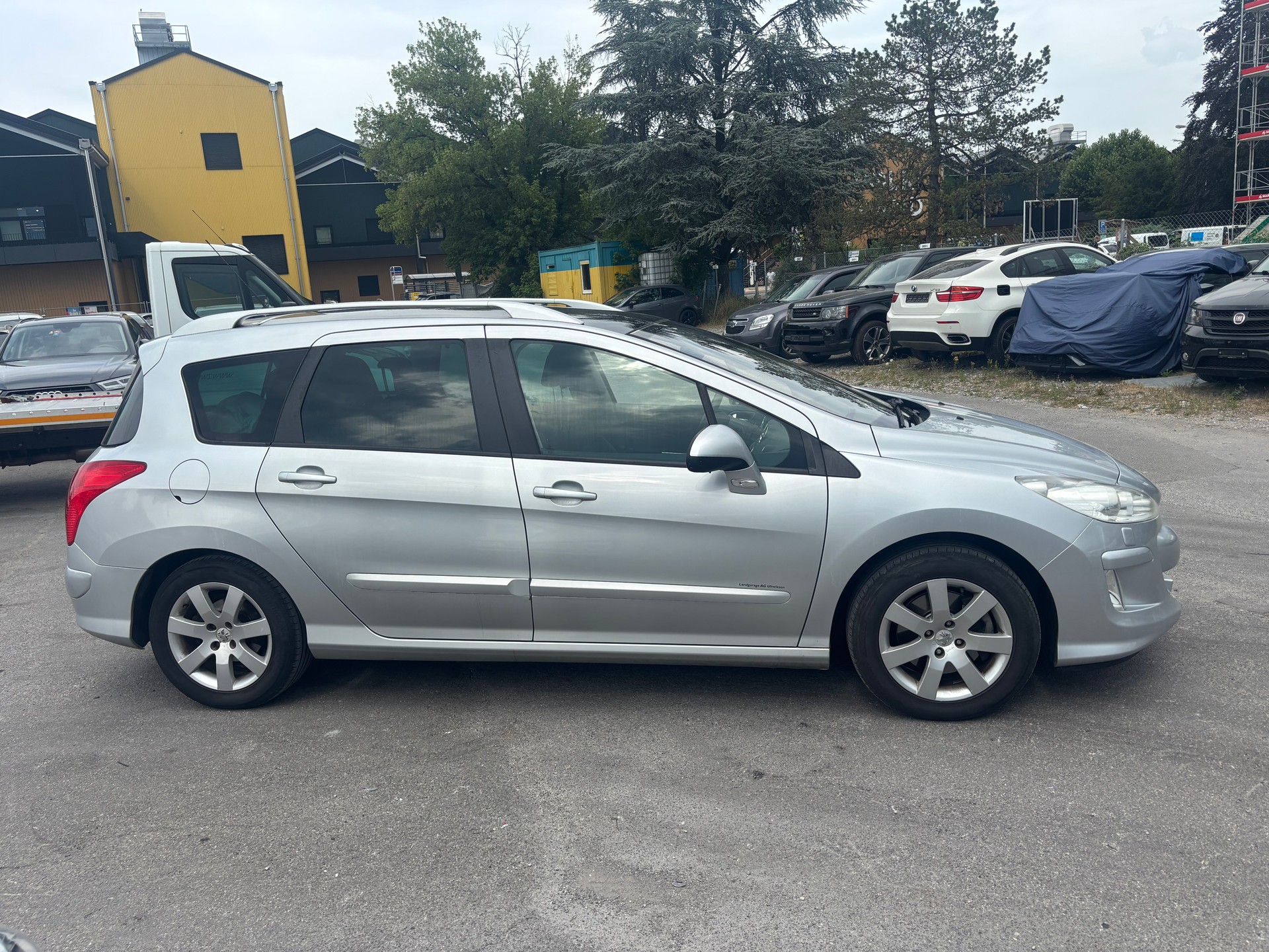 PEUGEOT 308 SW 2.0 HDI Sport Pack Automatic-image-6