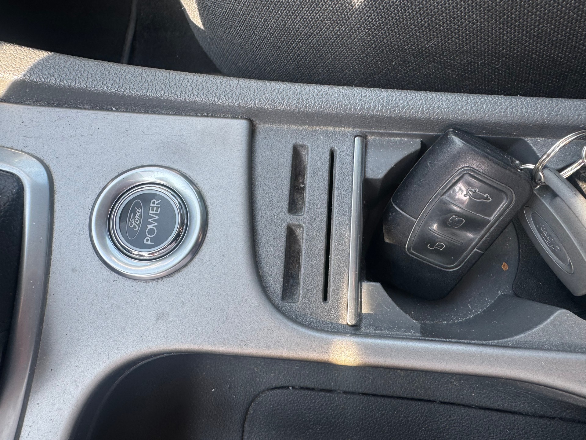 FORD Focus 1.6i Ambiente-image-20