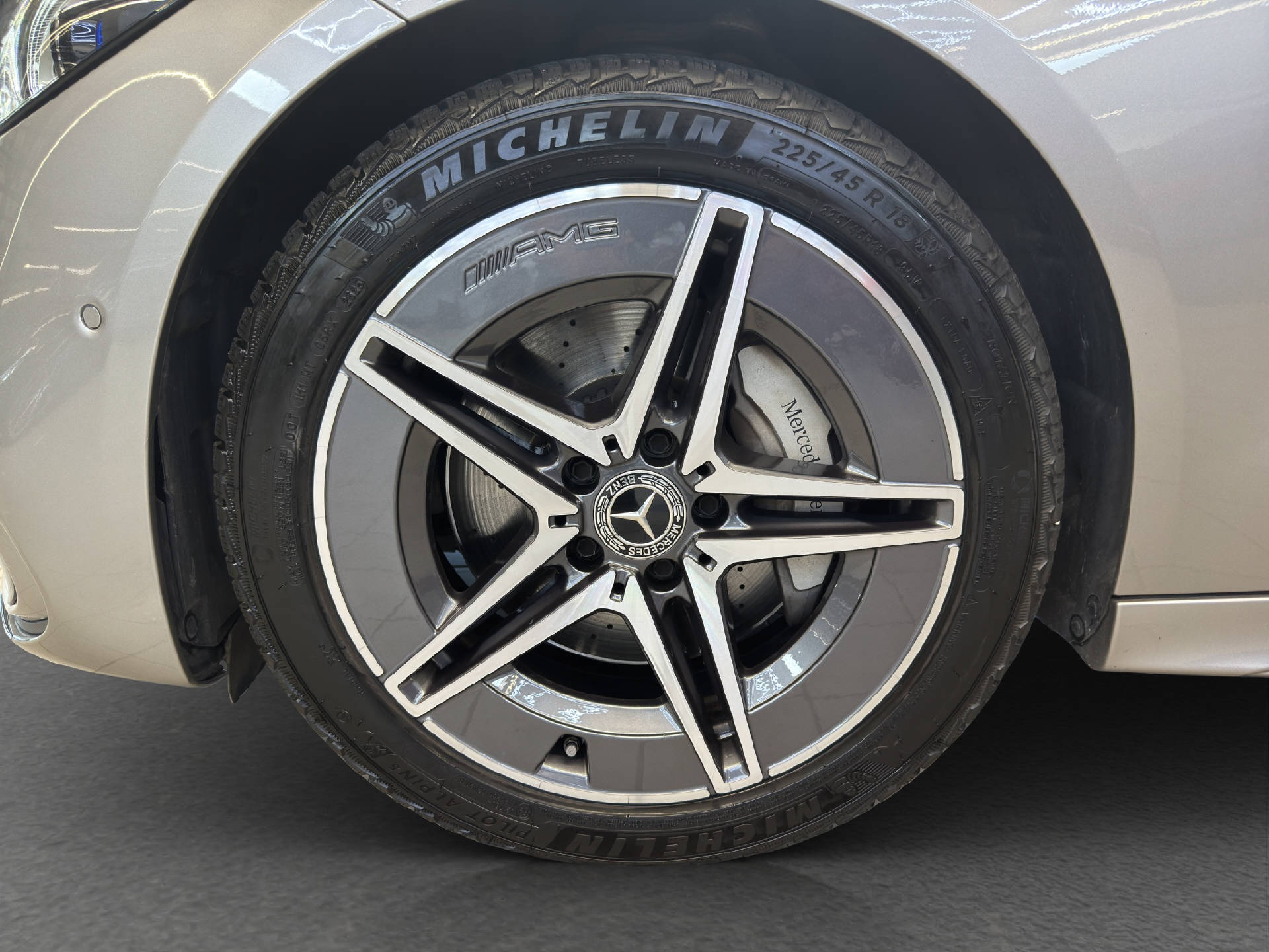 MERCEDES-BENZ C 300 AMG Line 4MATIC-image-5