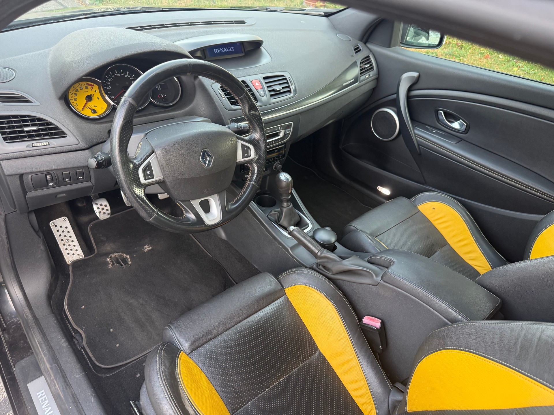 RENAULT Mégane Coupé 2.0 16V Turbo RS-image-6