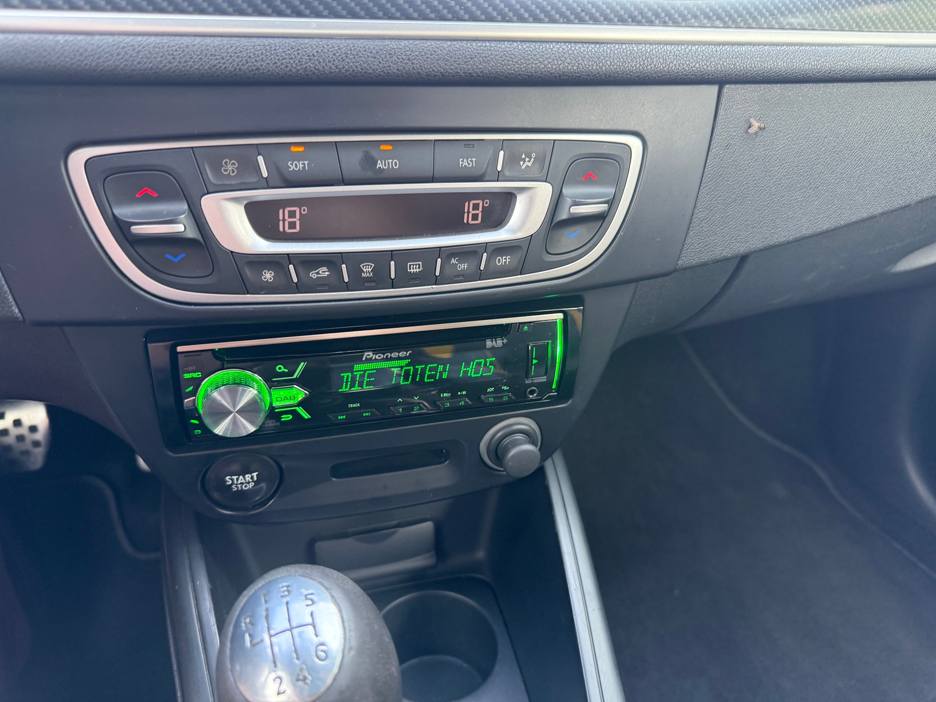 RENAULT Mégane Coupé 2.0 16V Turbo RS-image-7