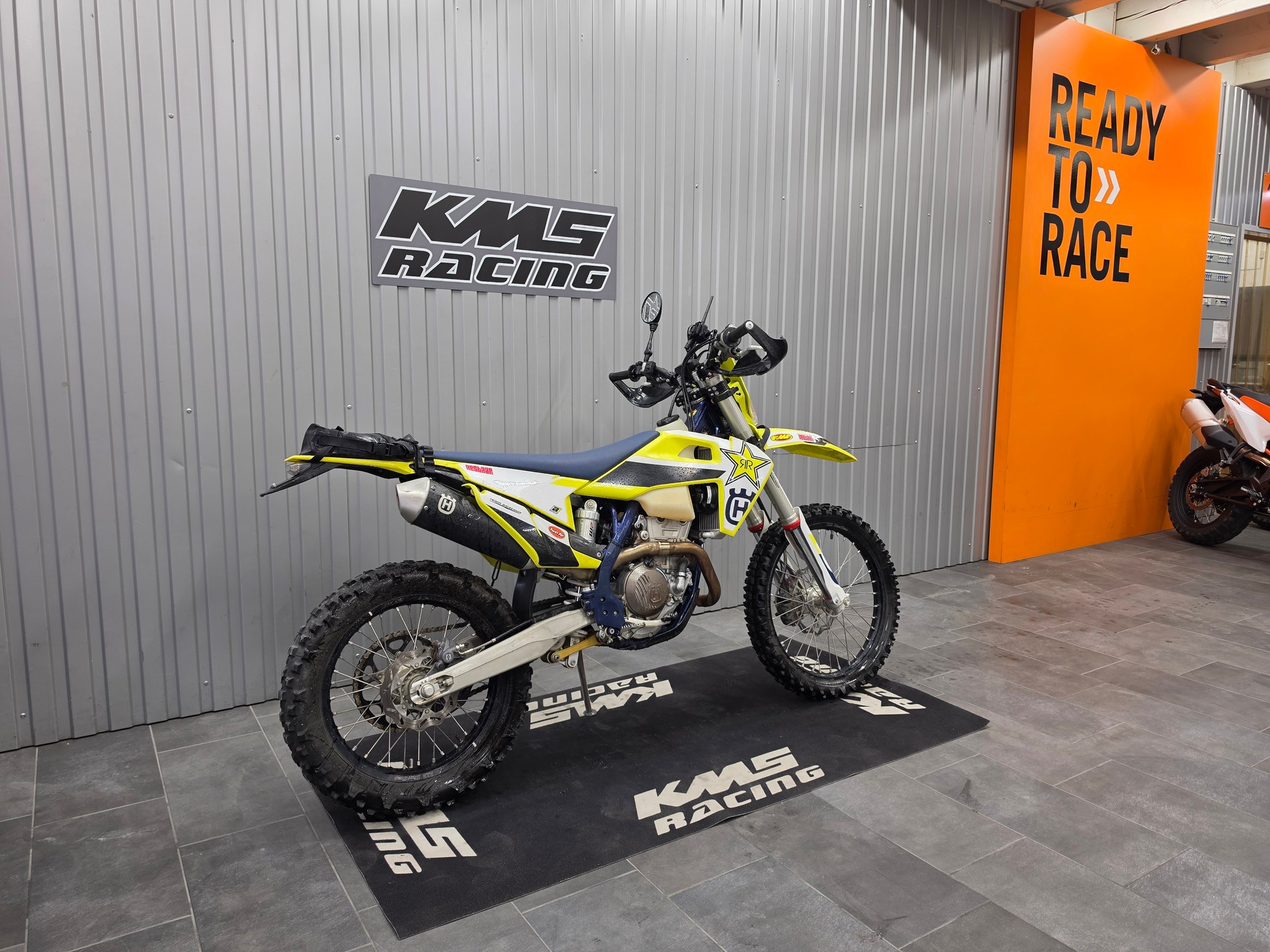 HUSQVARNA FE 350-showroom-element-2