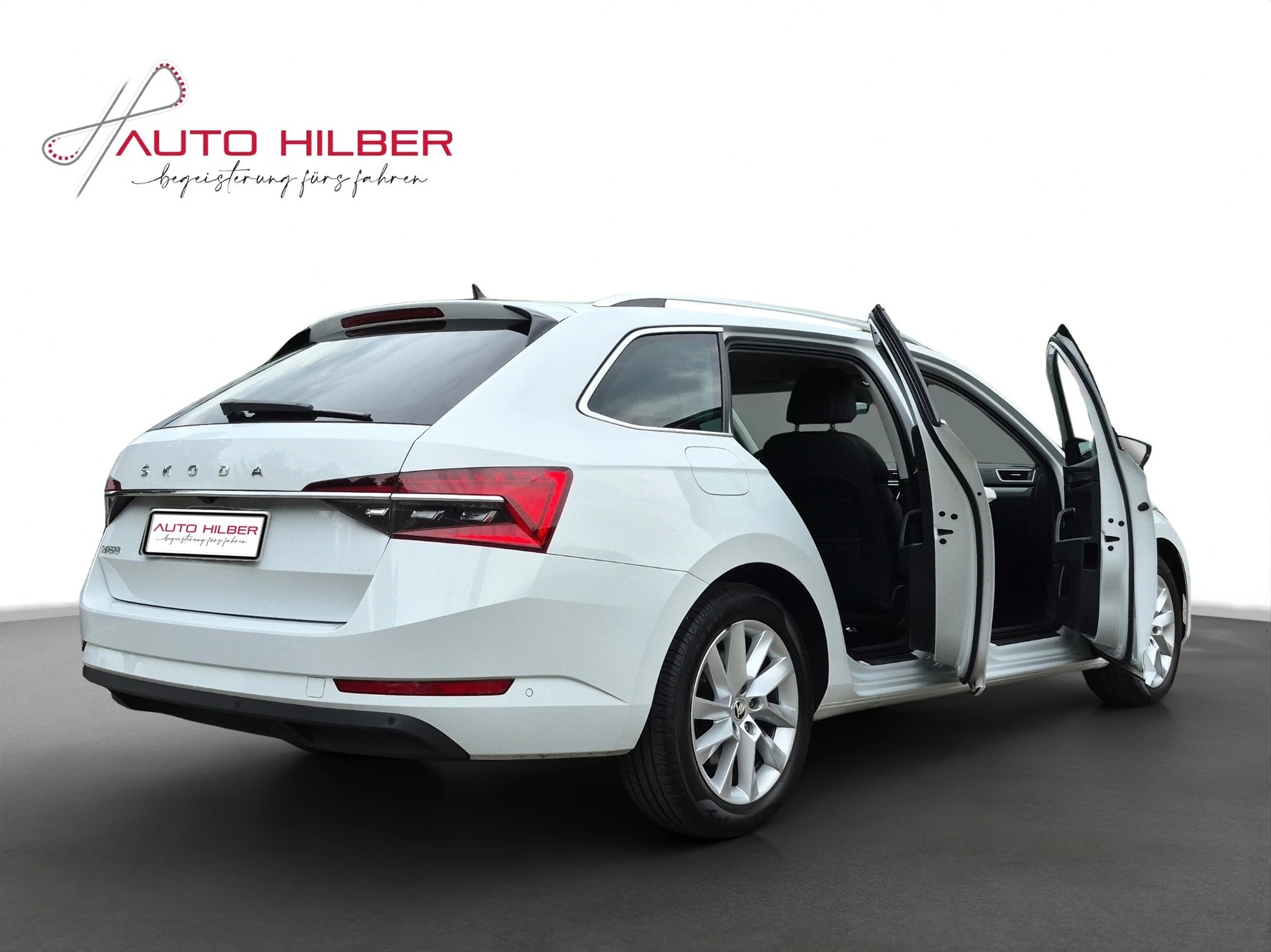 SKODA Superb Combi 2.0 TDi Style DSG *Anhängerkupplung*-image-5