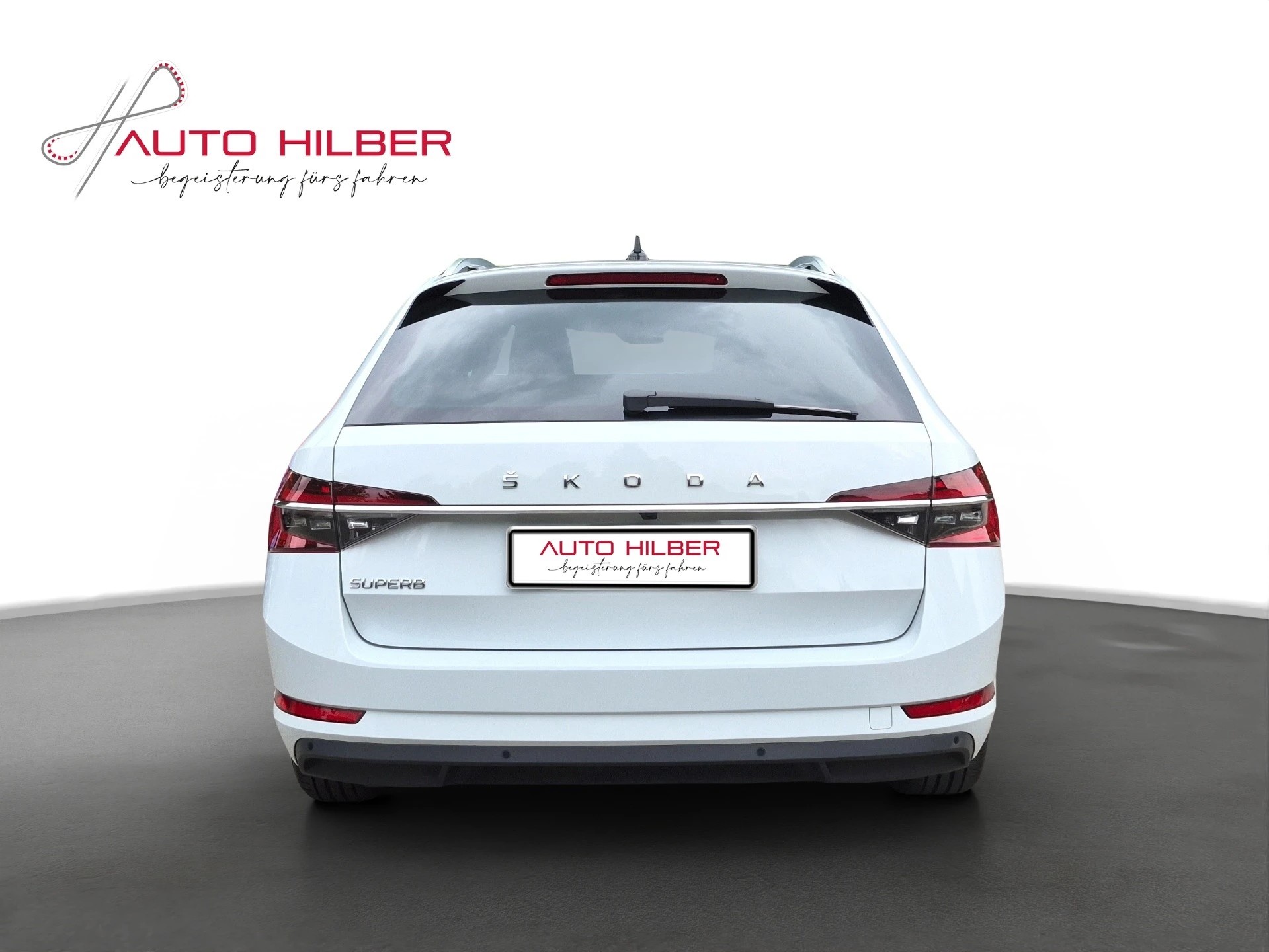 SKODA Superb Combi 2.0 TDi Style DSG *Anhängerkupplung*-image-4