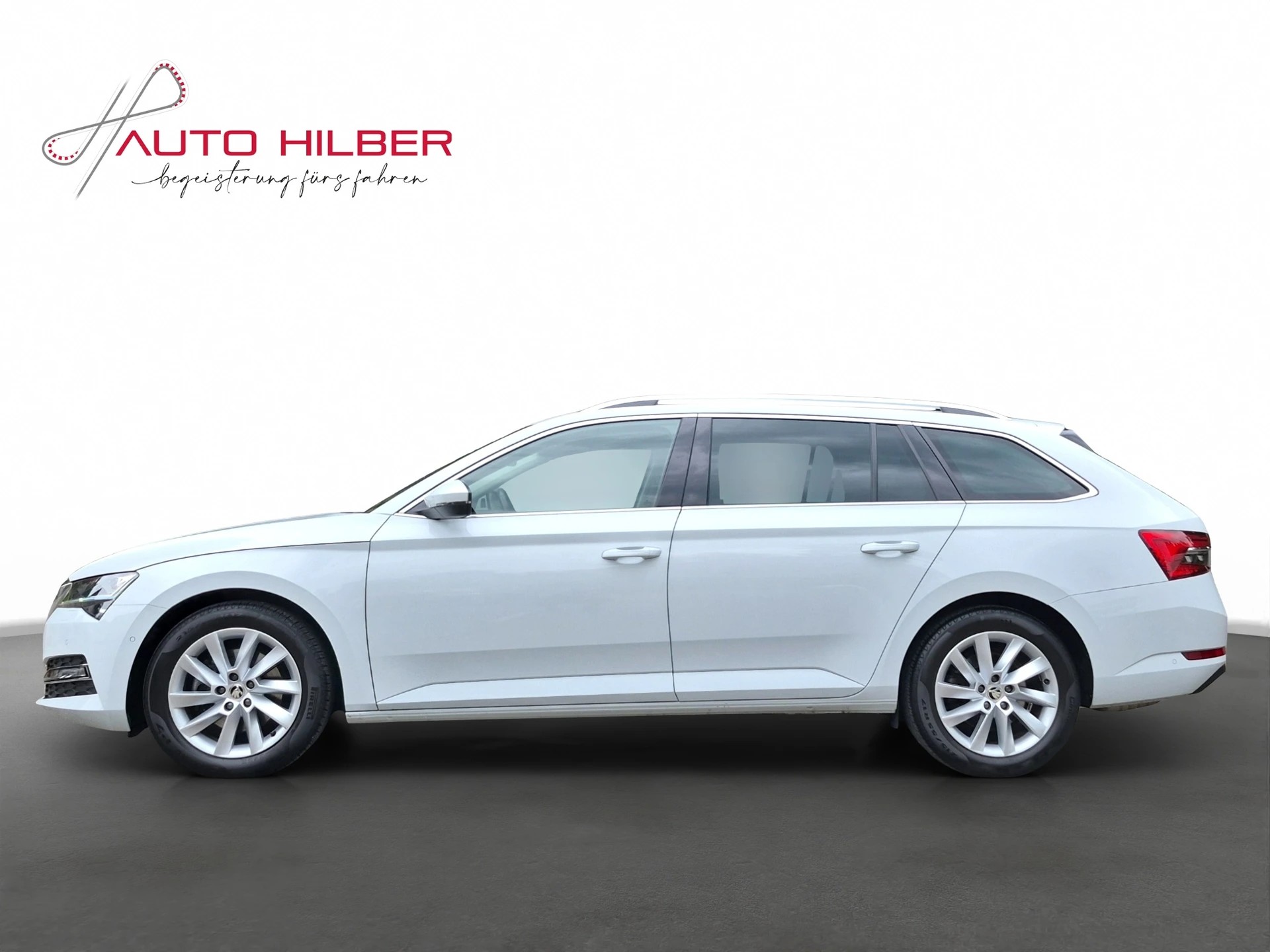 SKODA Superb Combi 2.0 TDi Style DSG *Anhängerkupplung*-image-2