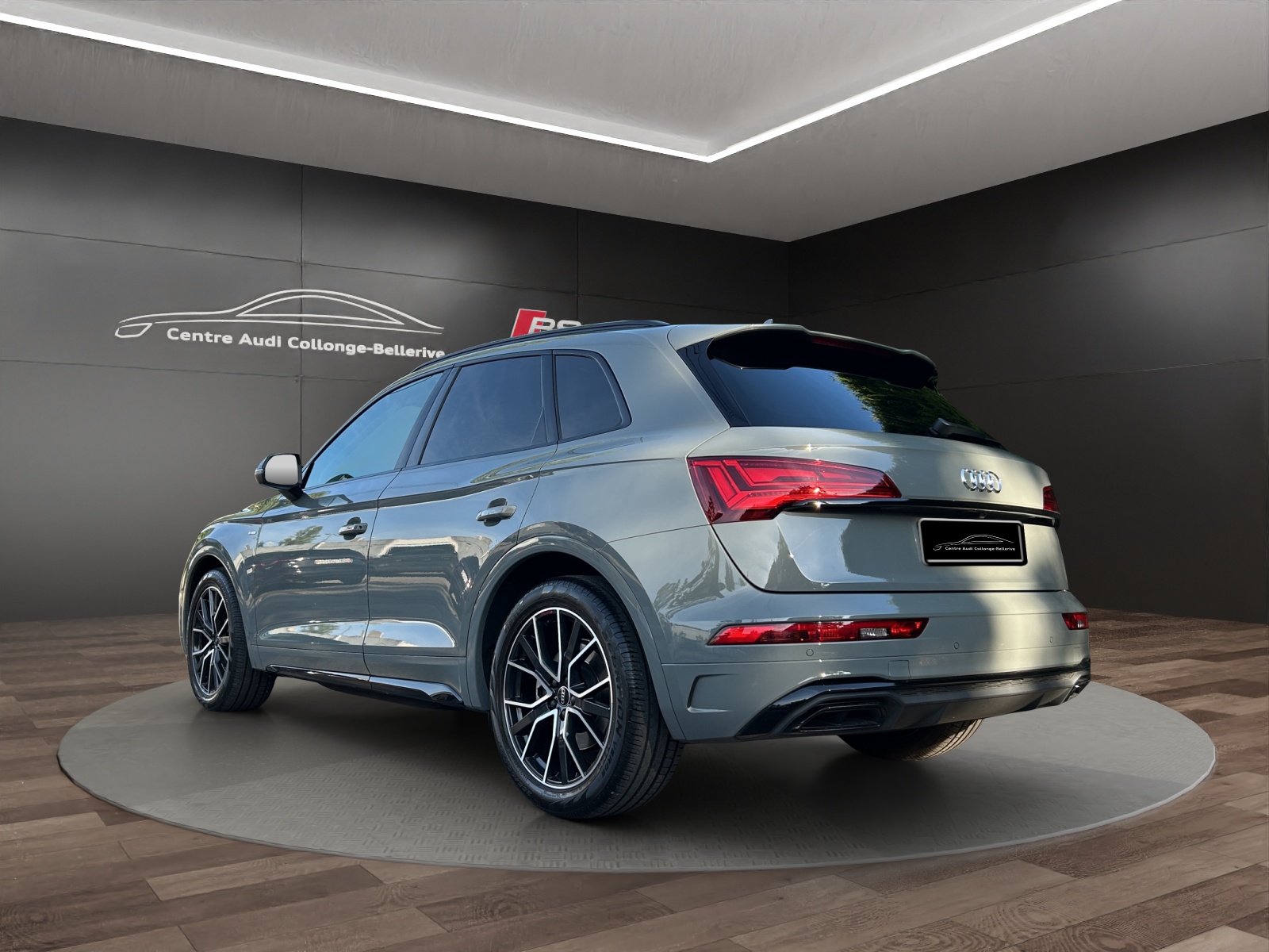 AUDI Q5 45 TFSI S-line quattro S-tronic-image-3