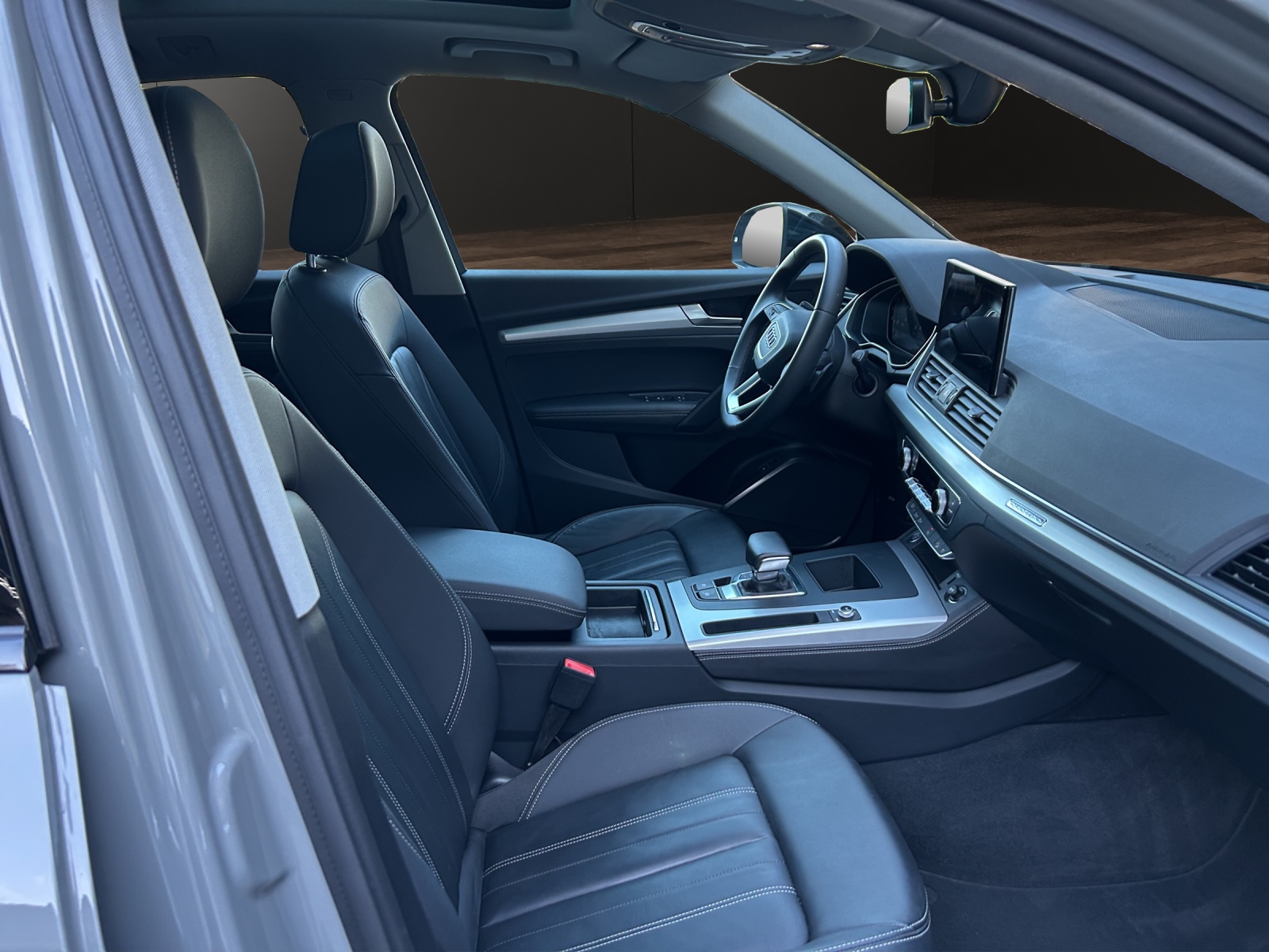 AUDI Q5 45 TFSI S-line quattro S-tronic-image-14