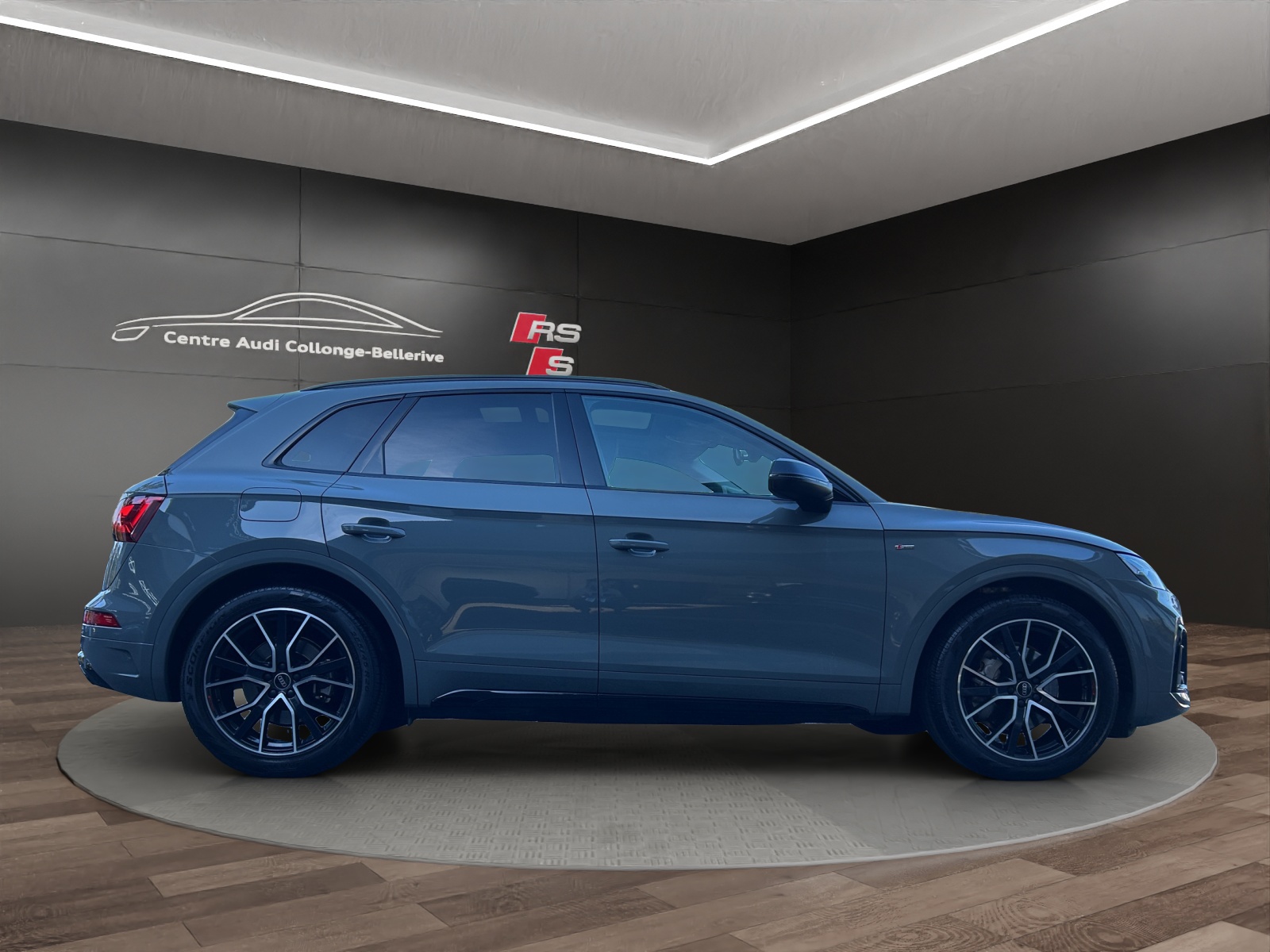 AUDI Q5 45 TFSI S-line quattro S-tronic-image-5