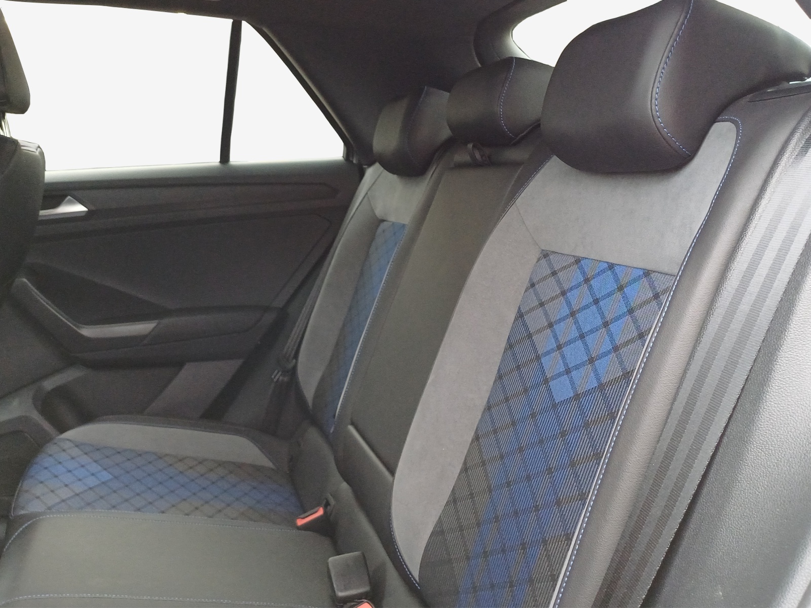 VW T-Roc 2.0 TSI R DSG 4Motion-image-11