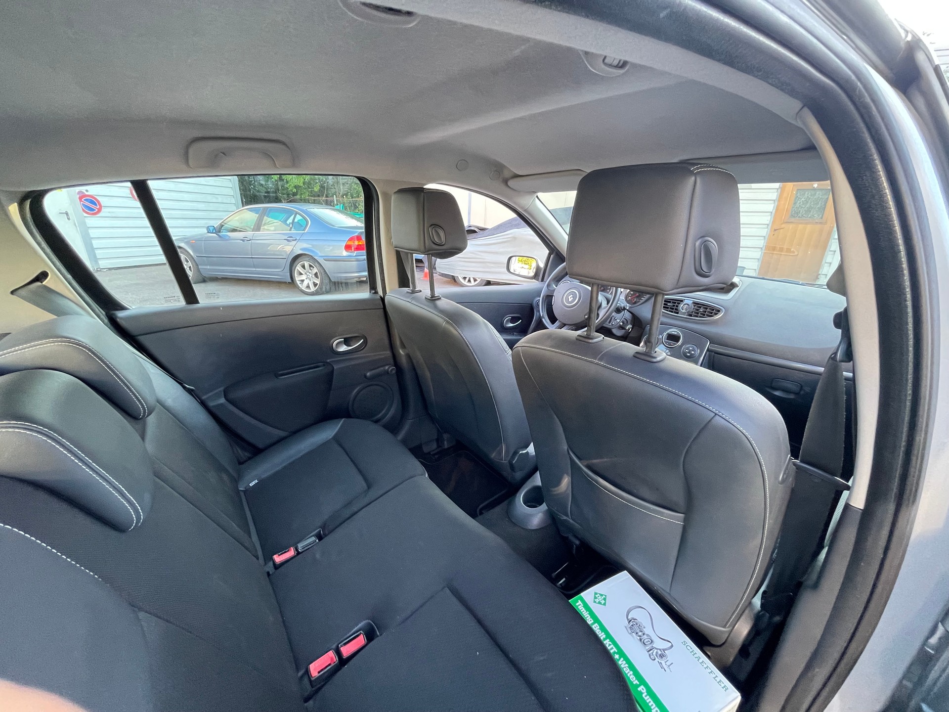 RENAULT Clio 1.6 16V Privilège-image-7