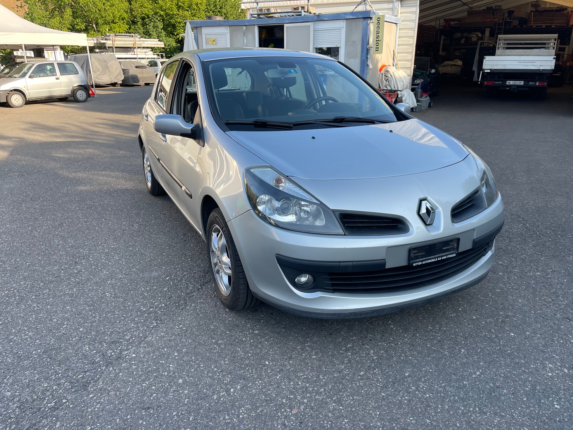 RENAULT Clio 1.6 16V Privilège-image-2