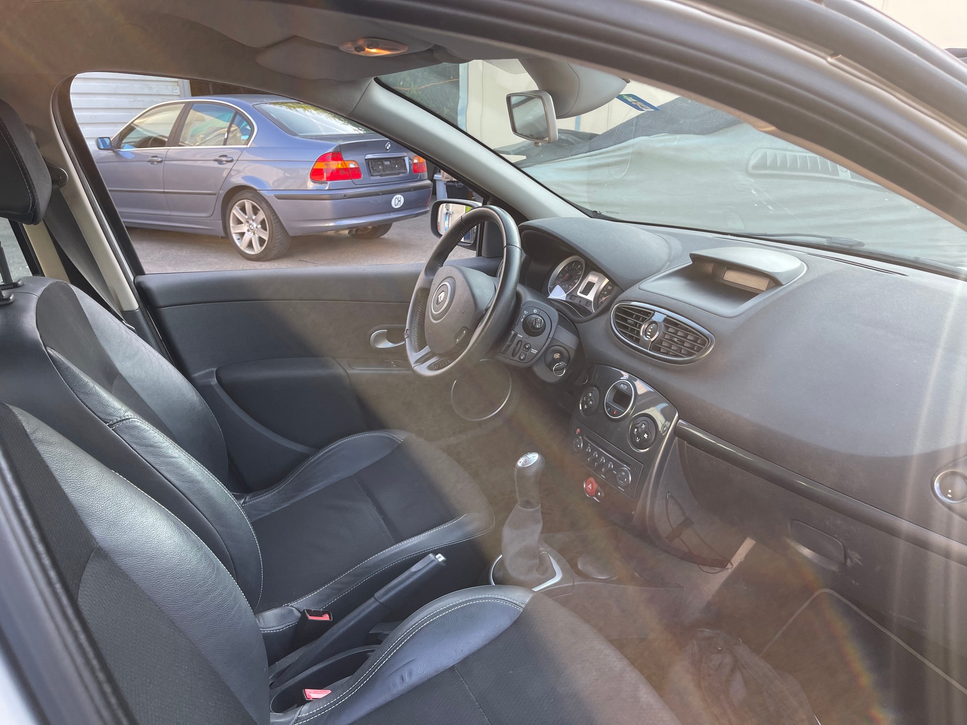 RENAULT Clio 1.6 16V Privilège-image-6