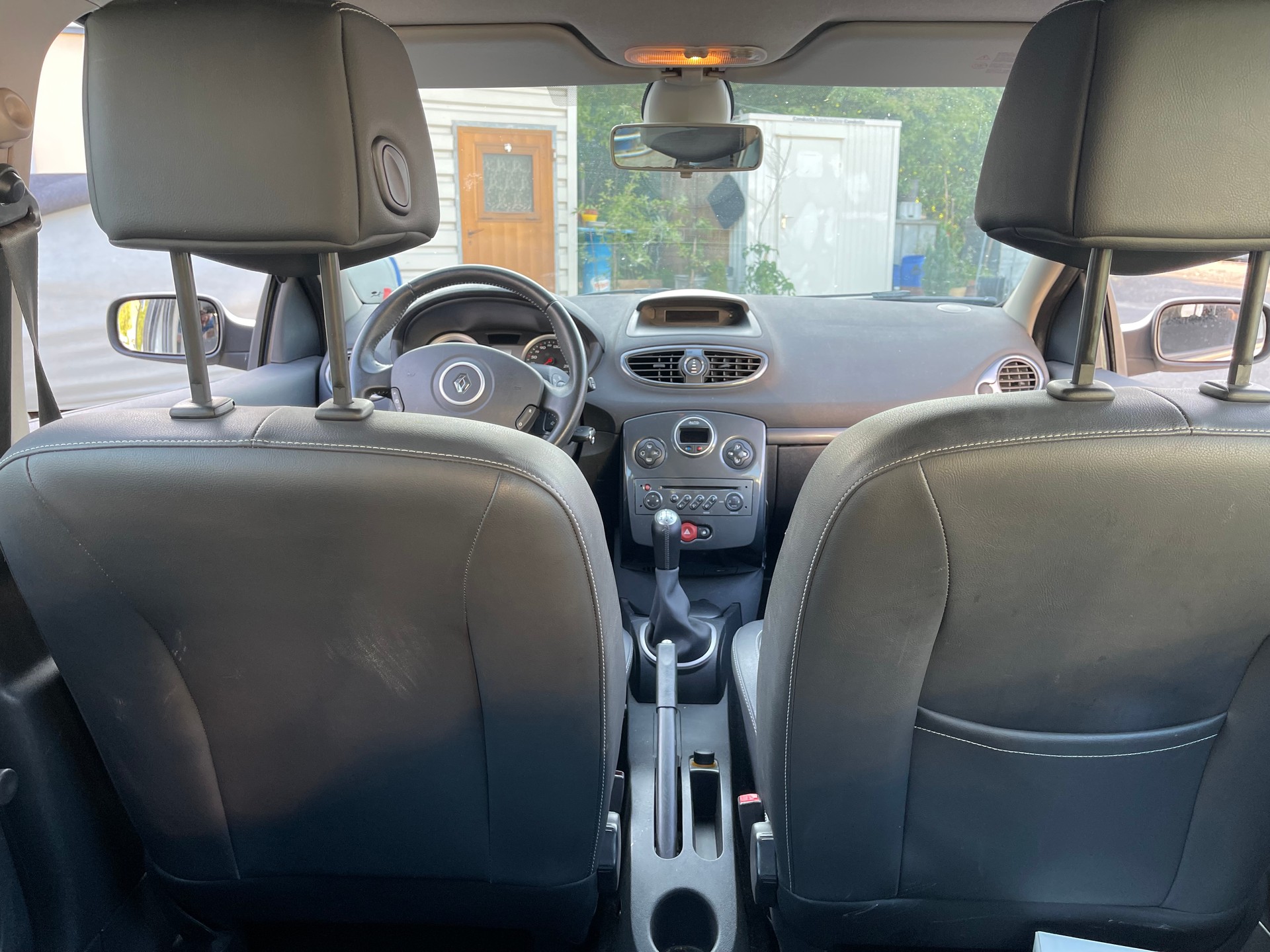 RENAULT Clio 1.6 16V Privilège-image-12