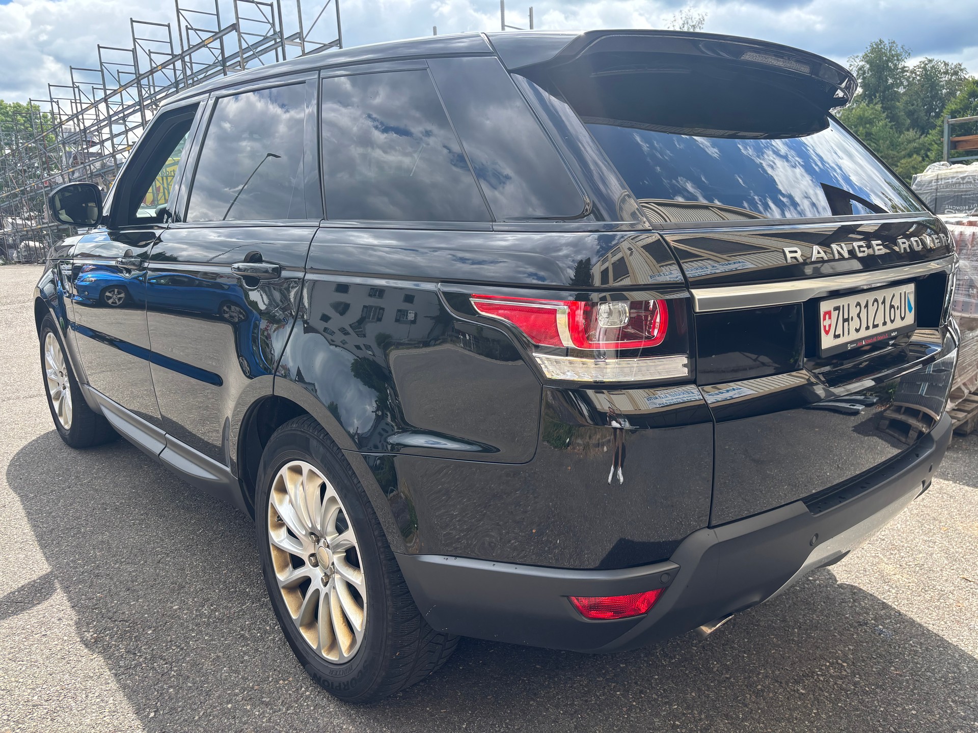 LAND ROVER RANGE ROVER SPORT-image-4