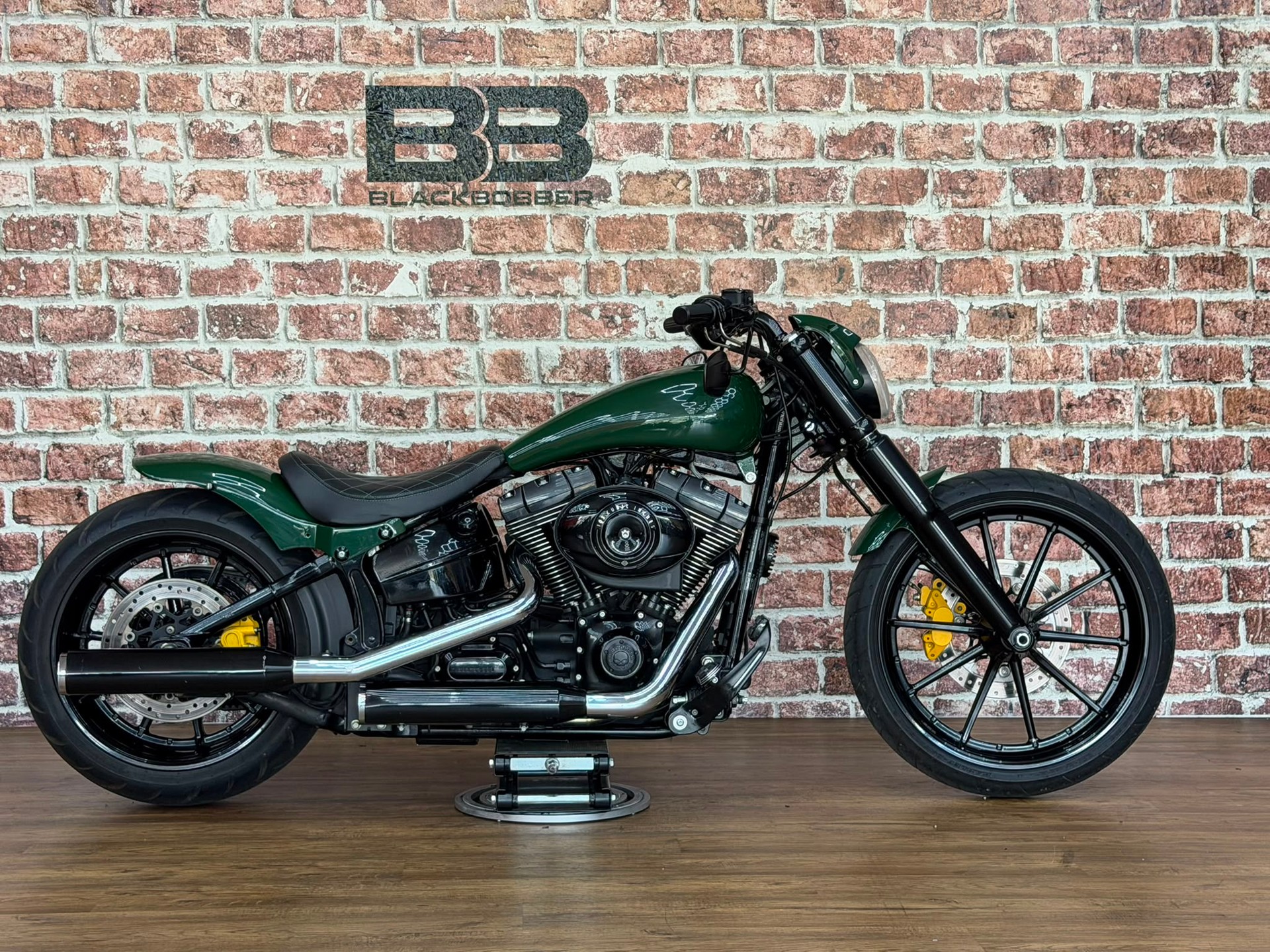HARLEY-DAVIDSON FXSB Breakout 103 ABS 35kW-showroom-element-1