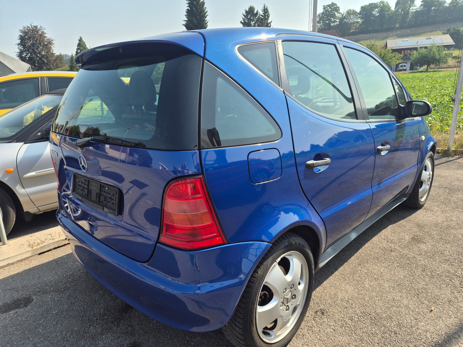 MERCEDES-BENZ A 190 Avantgarde-image-3