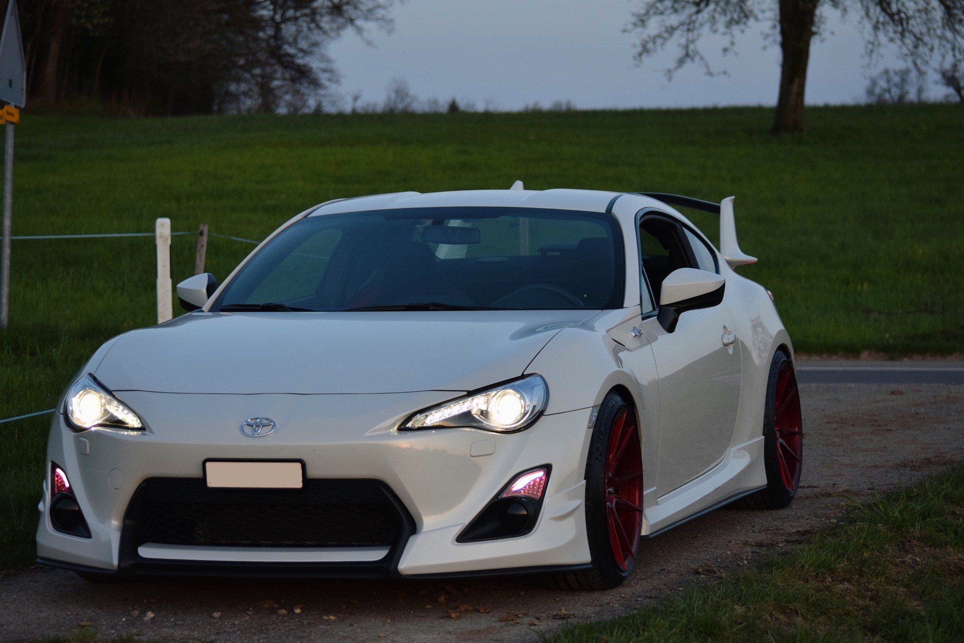 TOYOTA GT86 2.0 D-4S Sport-image-18