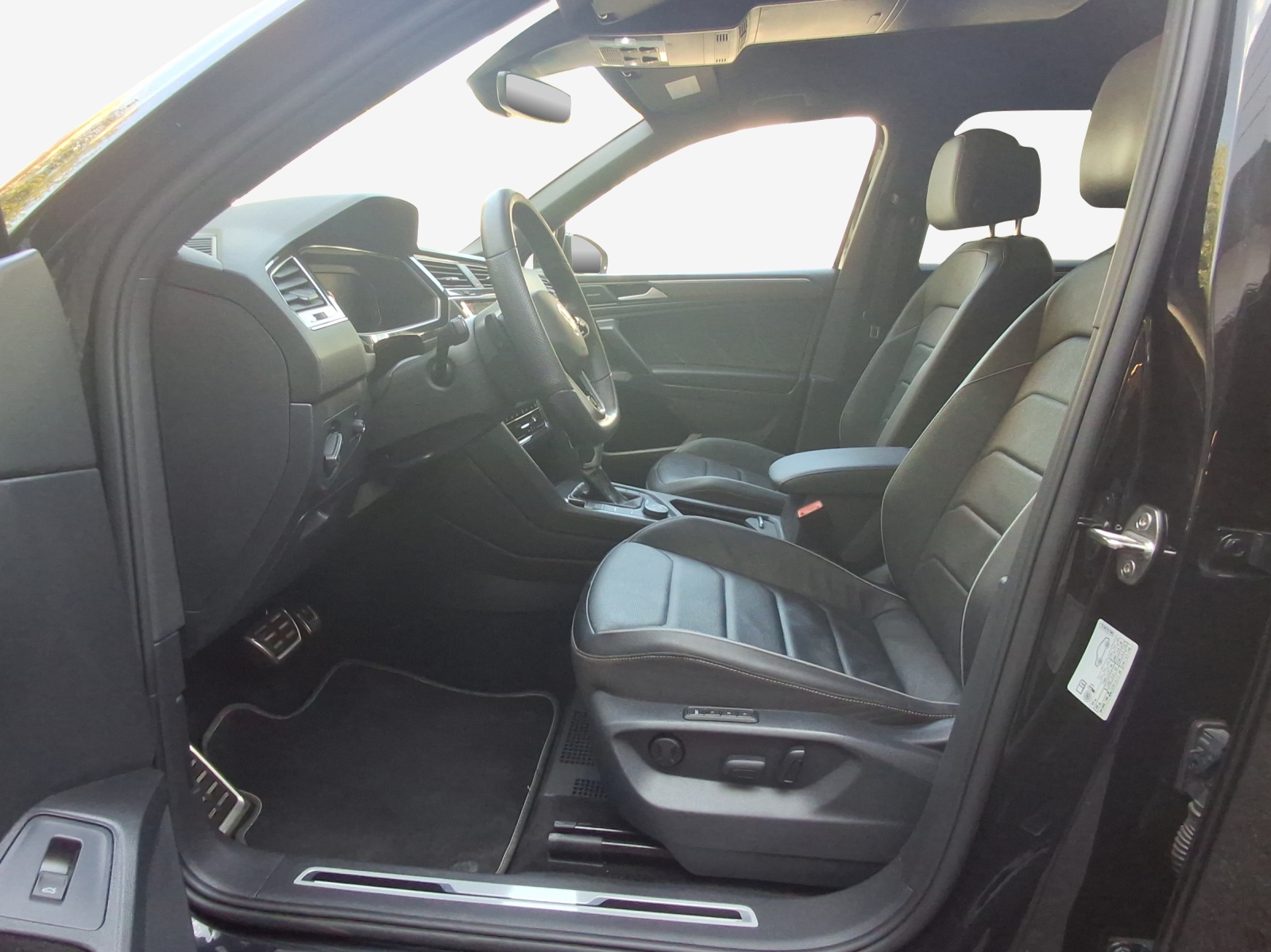 VW Tiguan Allspace 2.0TSI R-Line 4Motion DSG-image-7