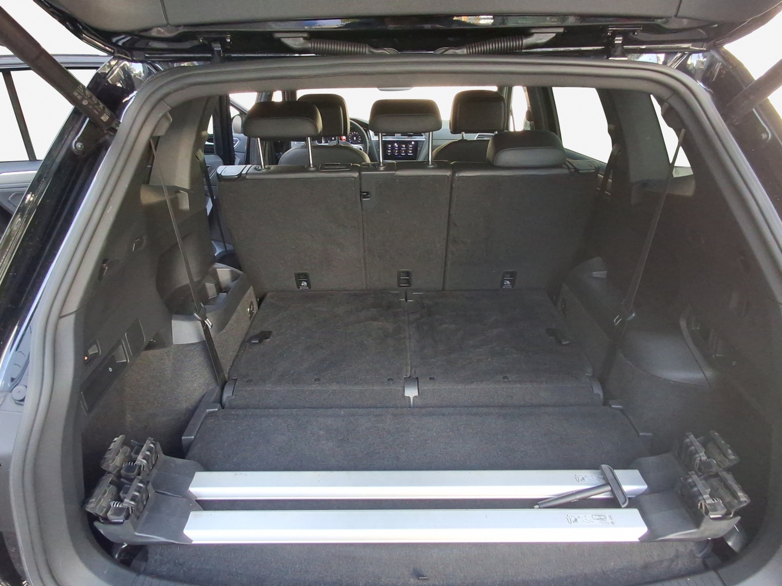 VW Tiguan Allspace 2.0TSI R-Line 4Motion DSG-image-12