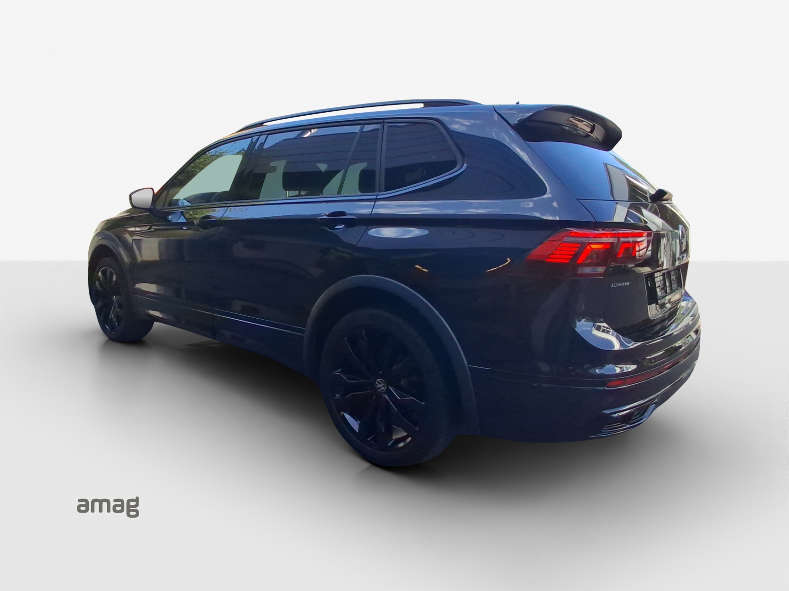 VW Tiguan Allspace 2.0TSI R-Line 4Motion DSG-image-2
