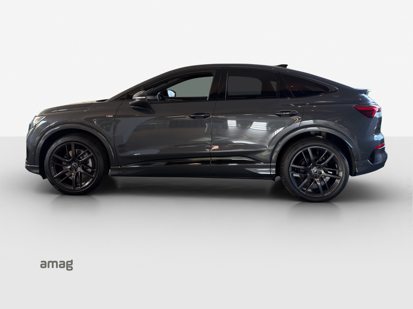 AUDI Q4 Sportback e-tron quattro performance Swiss Ski-image-1