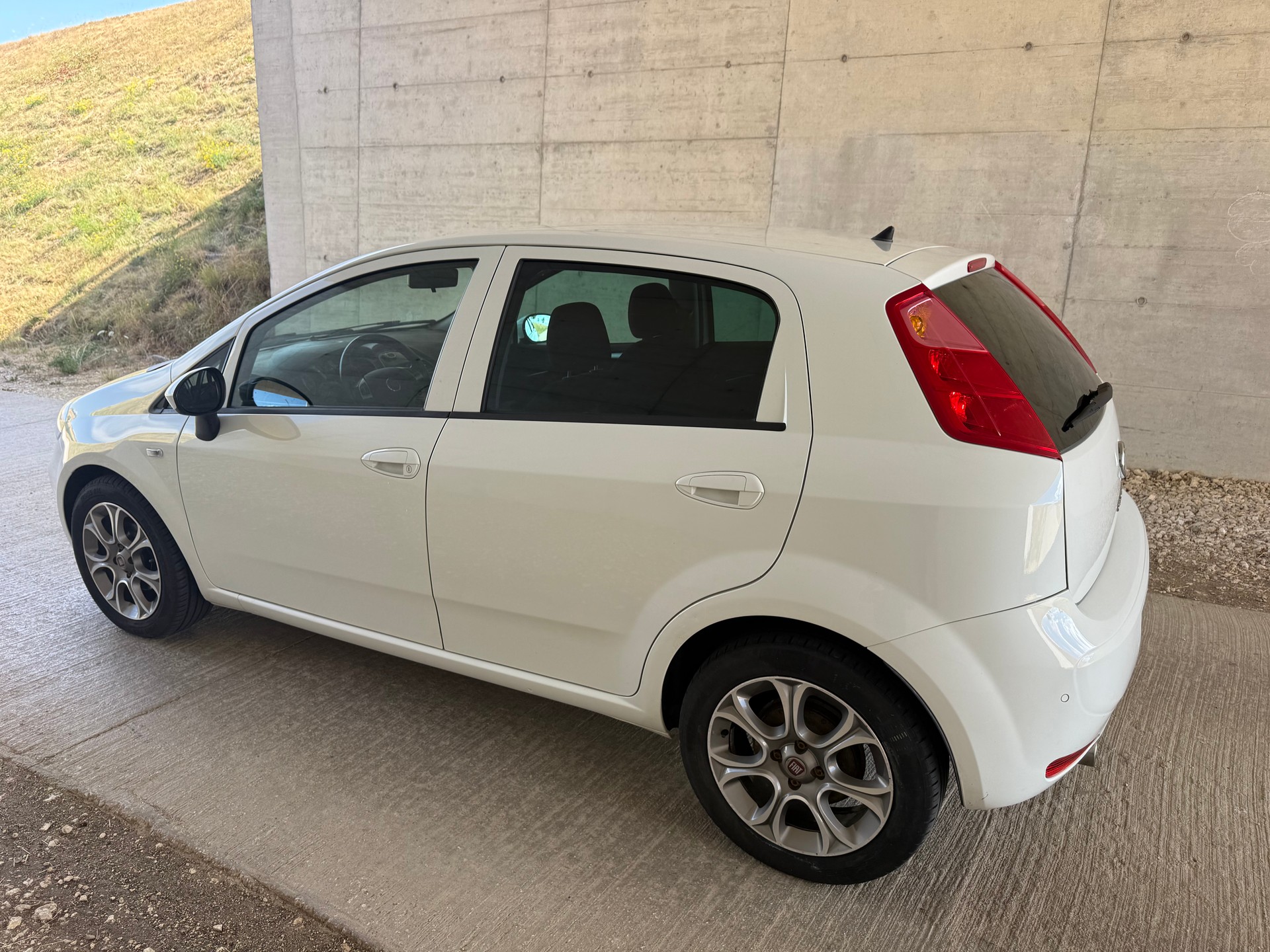FIAT Punto 0.9 Twinair Young-image-2