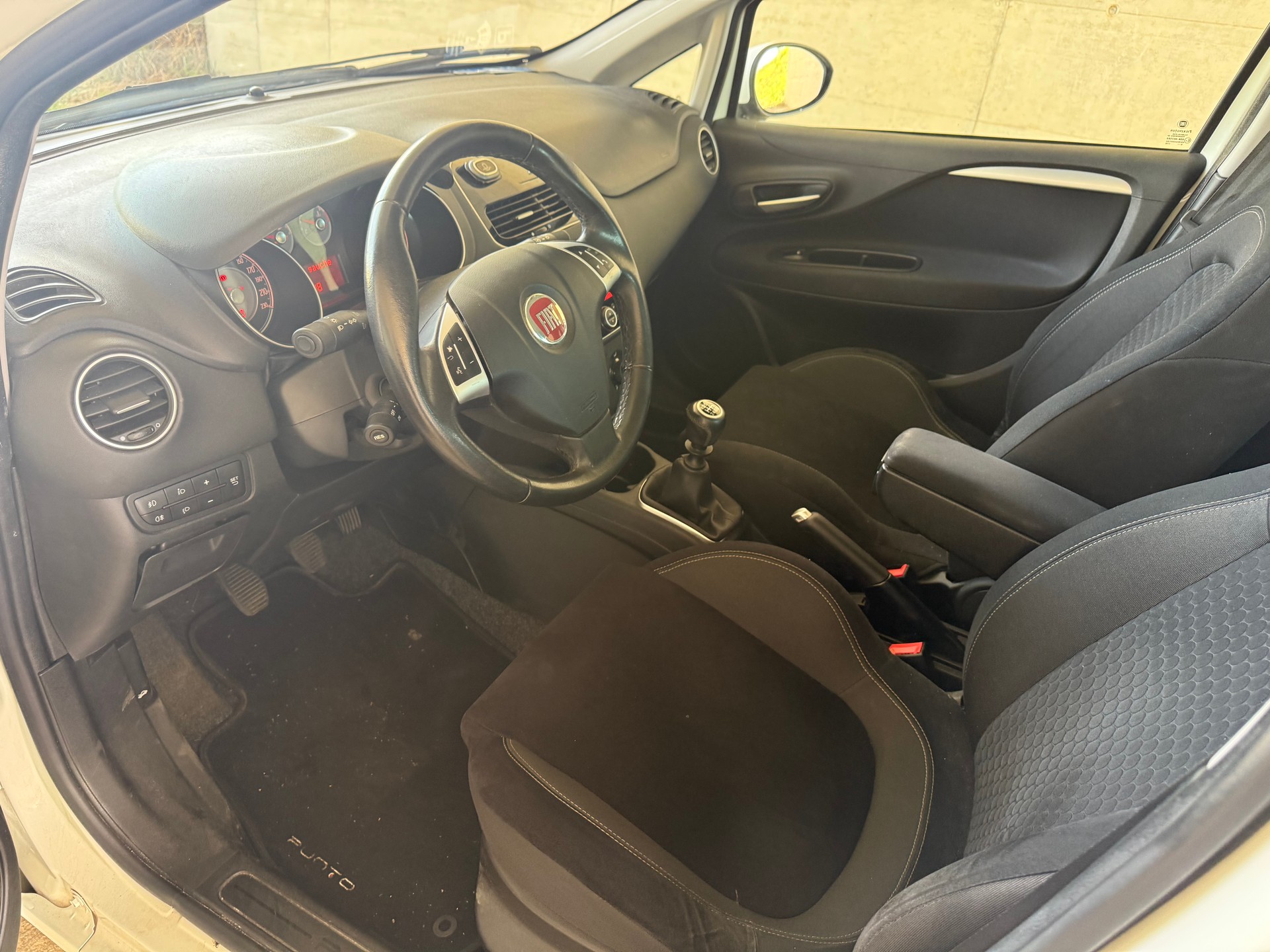 FIAT Punto 0.9 Twinair Young-image-11