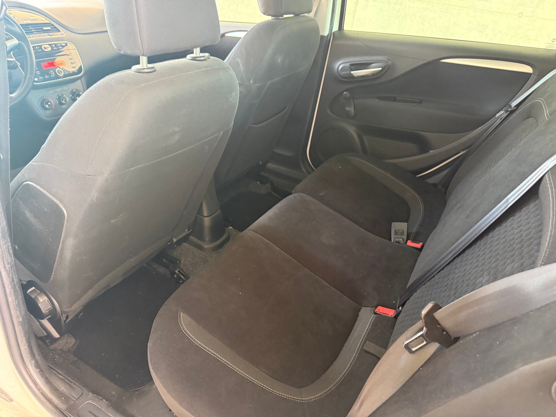 FIAT Punto 0.9 Twinair Young-image-9