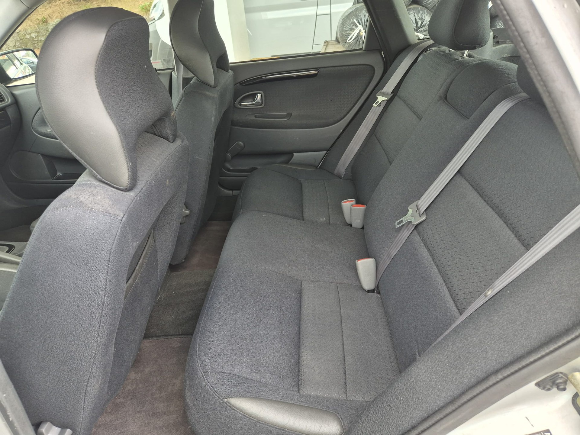 VOLVO V40 2.0T-image-11