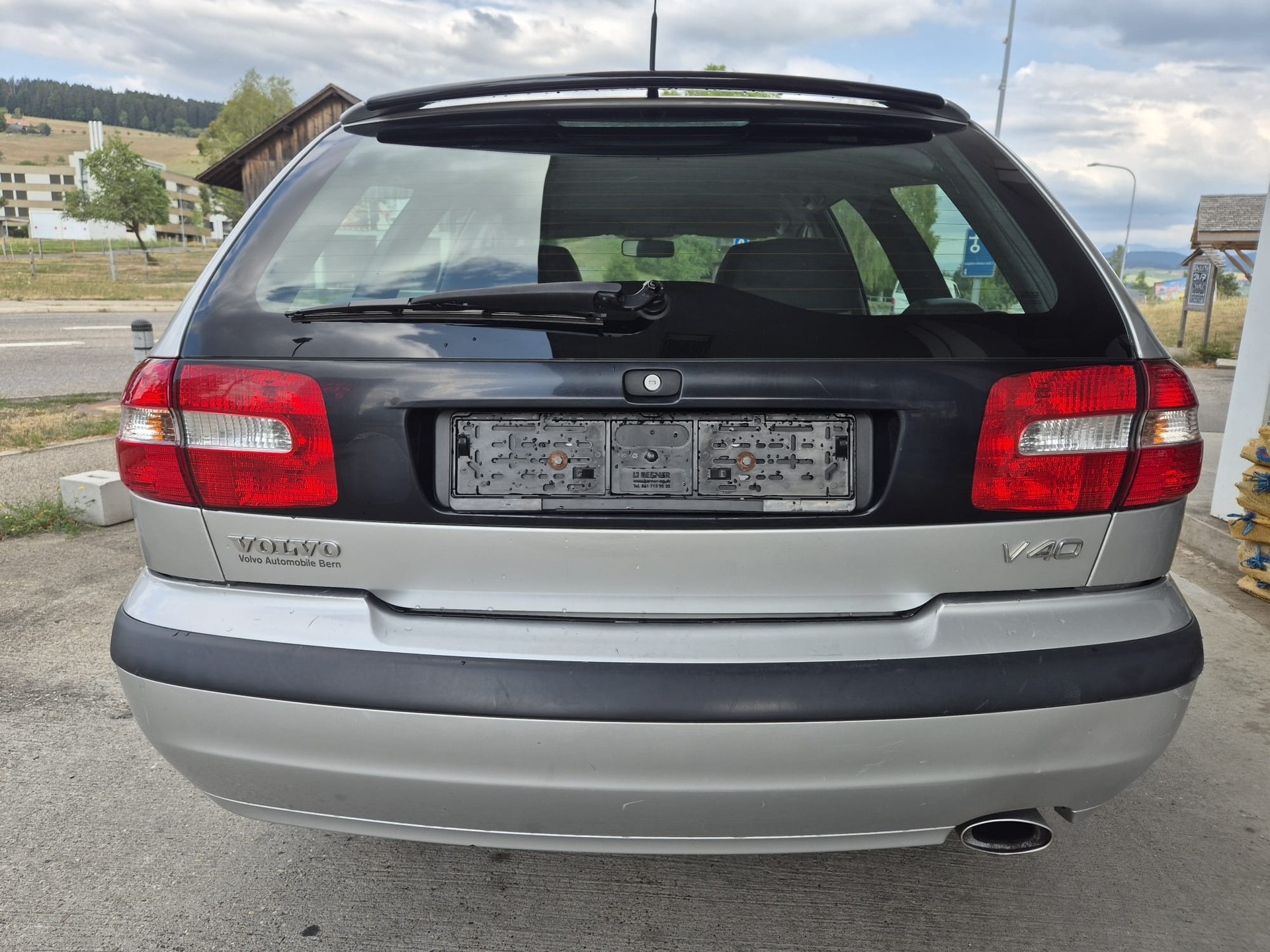 VOLVO V40 2.0T-image-7