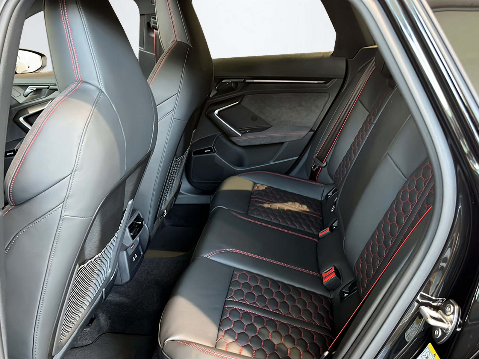AUDI RS 3 SB quattro S tronic 2500ccm 400PS/294kW 5 Zylinder TFSI Benzin-image-8