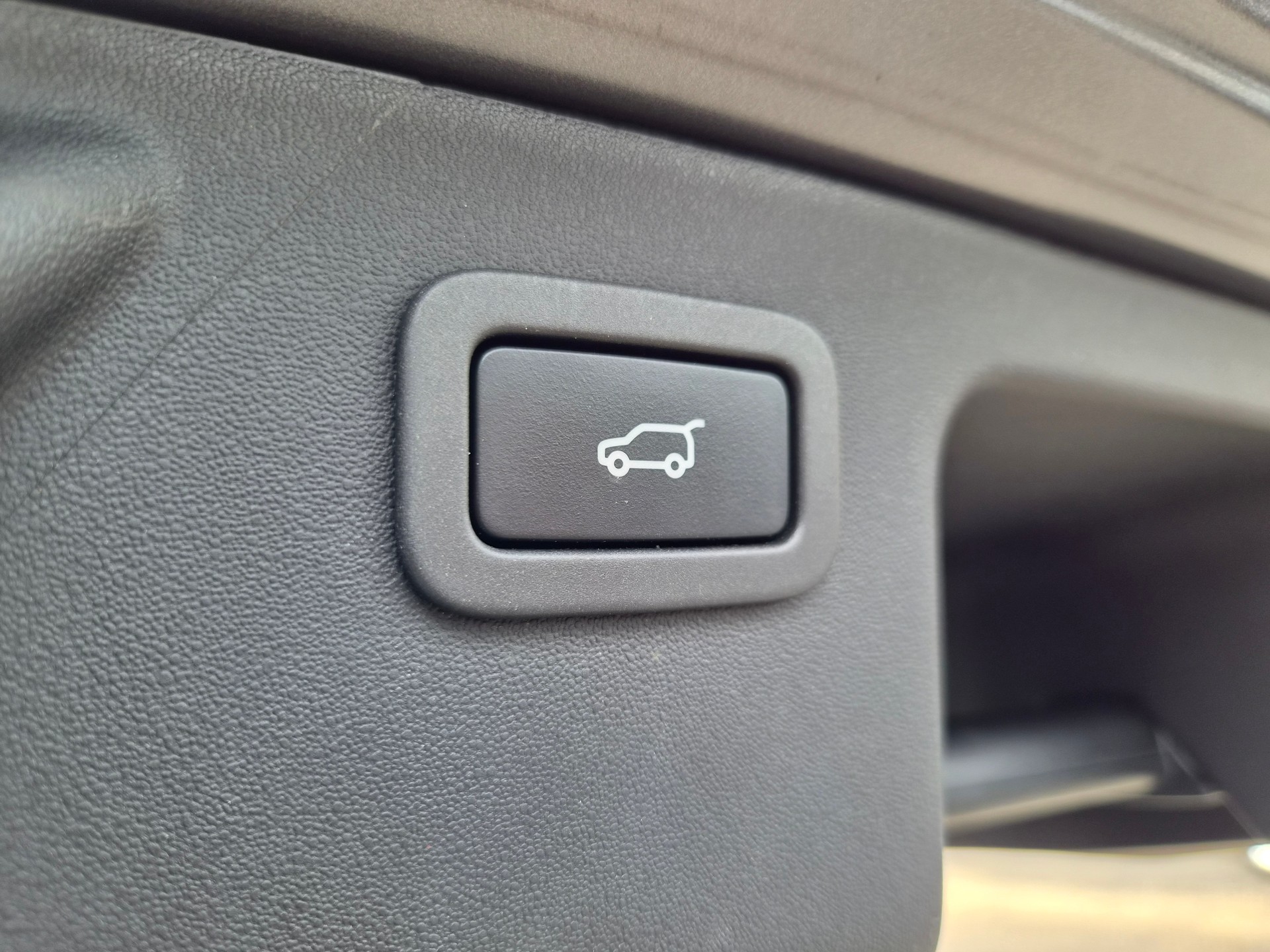LAND ROVER Discovery Sport 2.0 TD4 HSE Luxury AT9 Ausführung 7 Sitzplätze-image-14